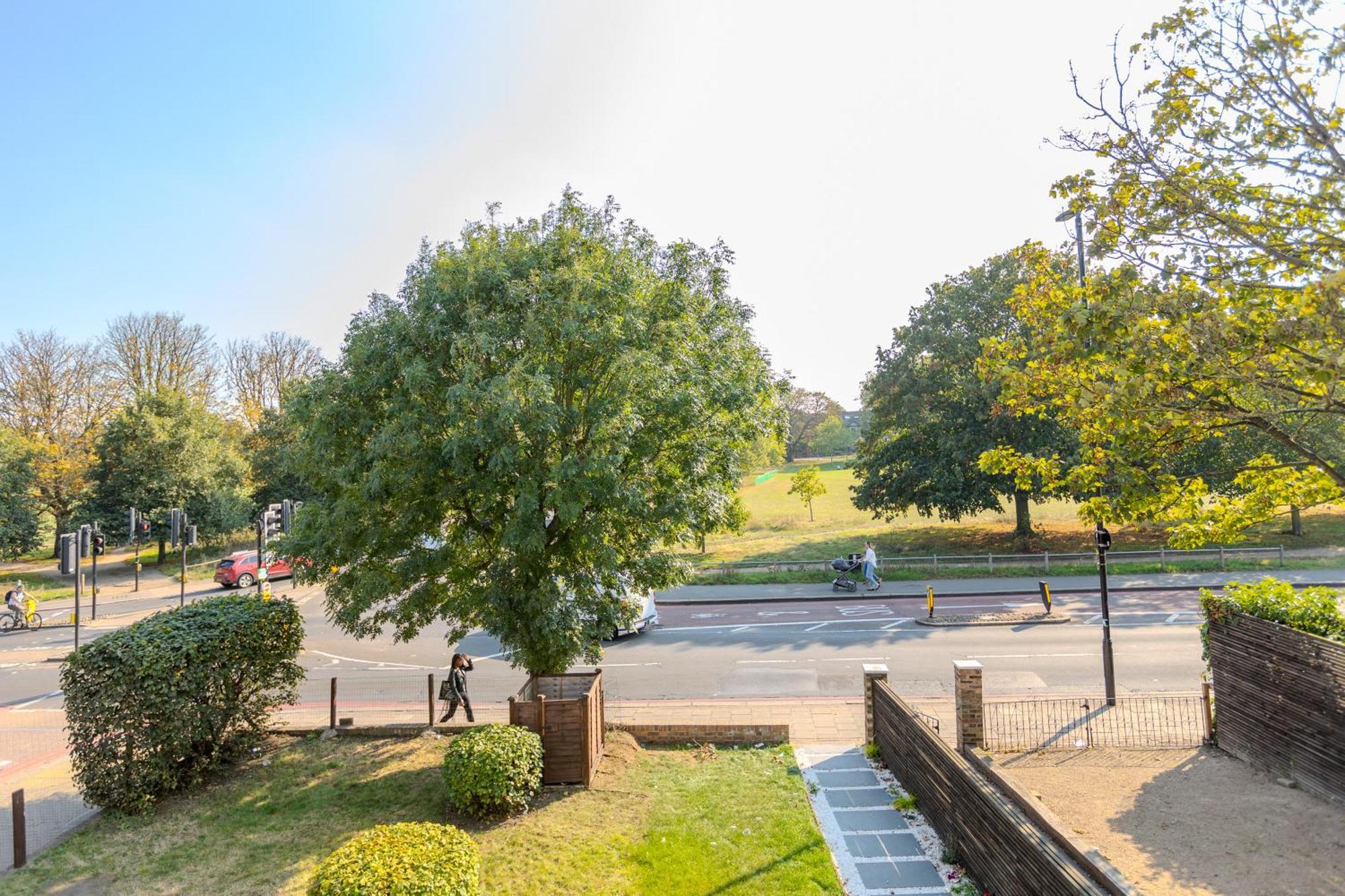 Bright 3br Duplex Flat With A Terrace In Clapham Apartment *