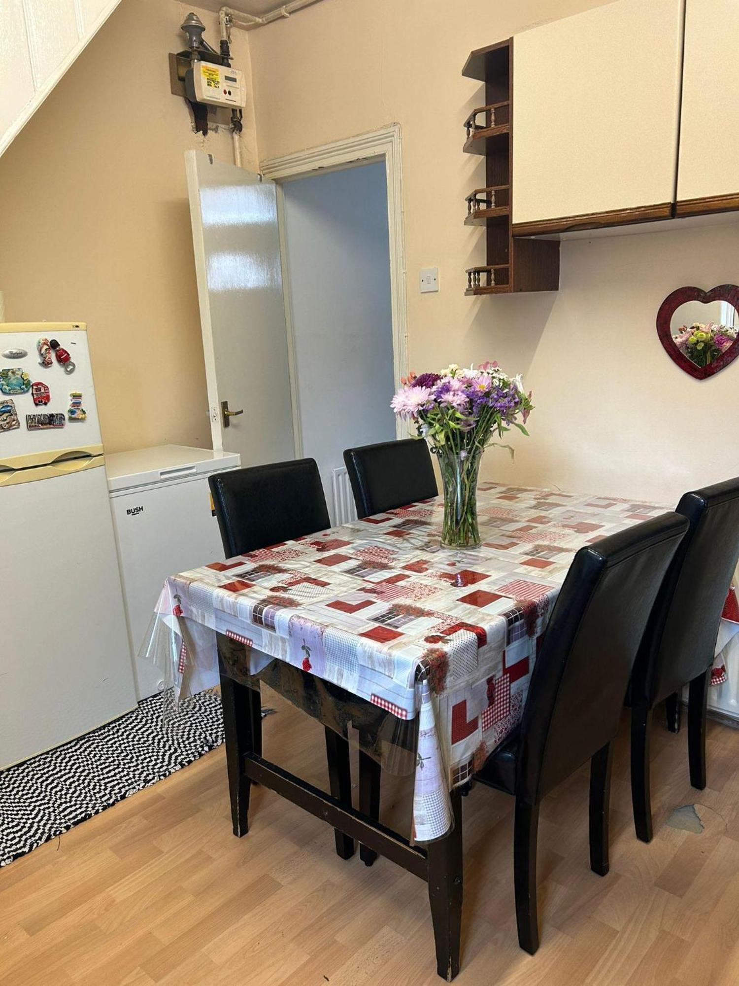Cozy Stratford Retreat Near Holiday home