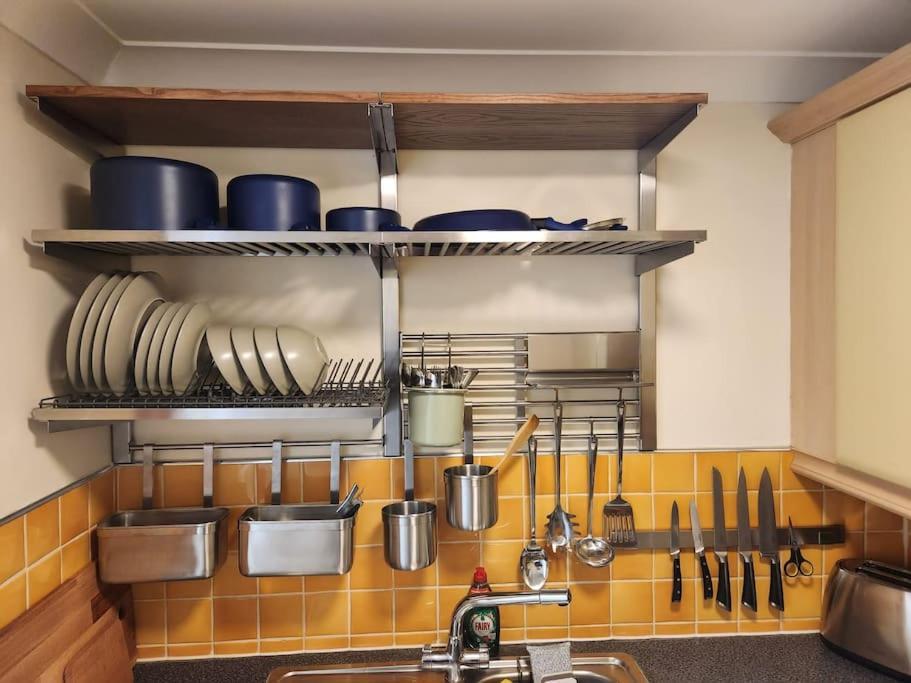 Apartment St 1 - Newly Refurbished Flat - Close To Tube 1-2 Mins *