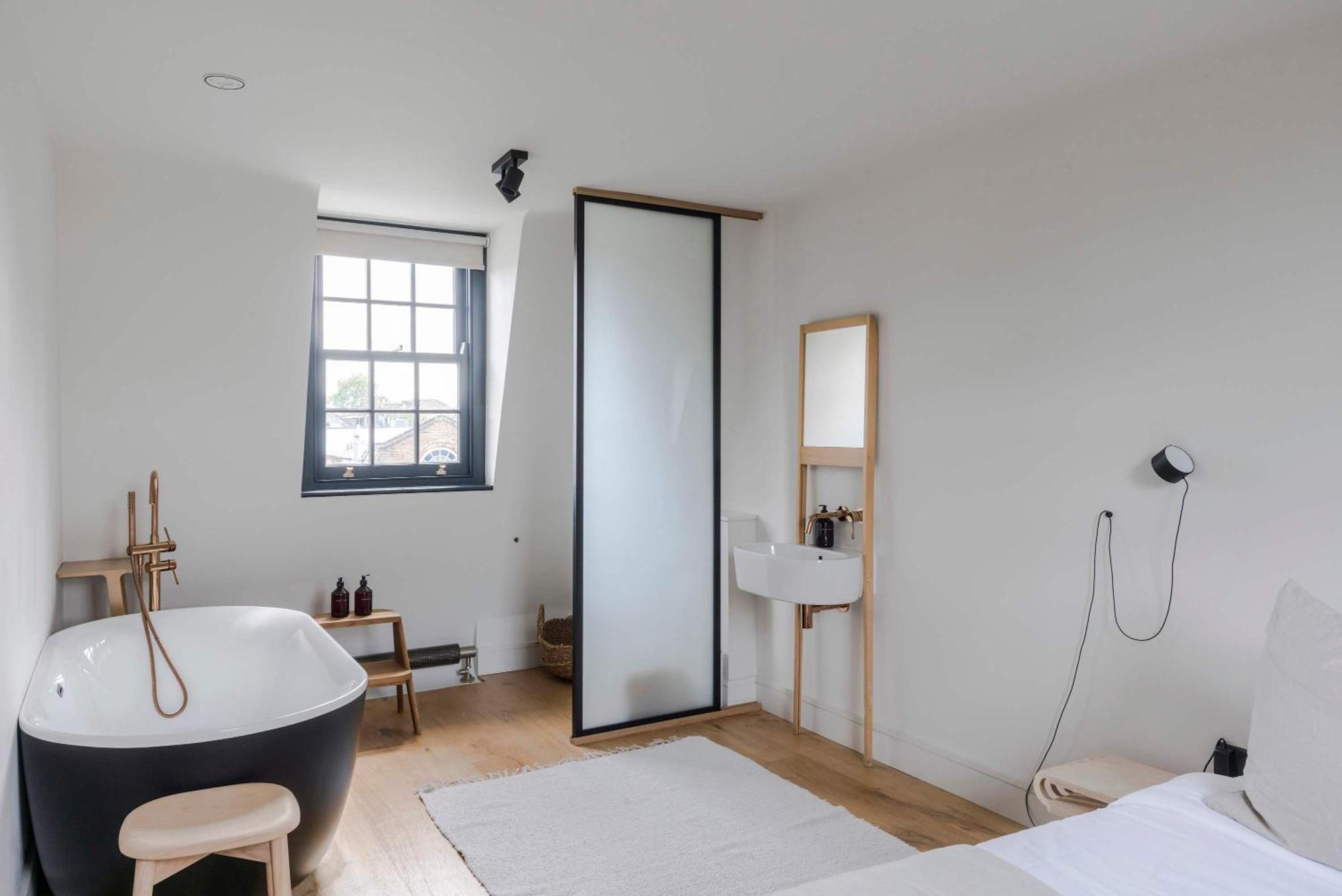 Georgian Townhouse With Sun Terrace & Garden * Londen