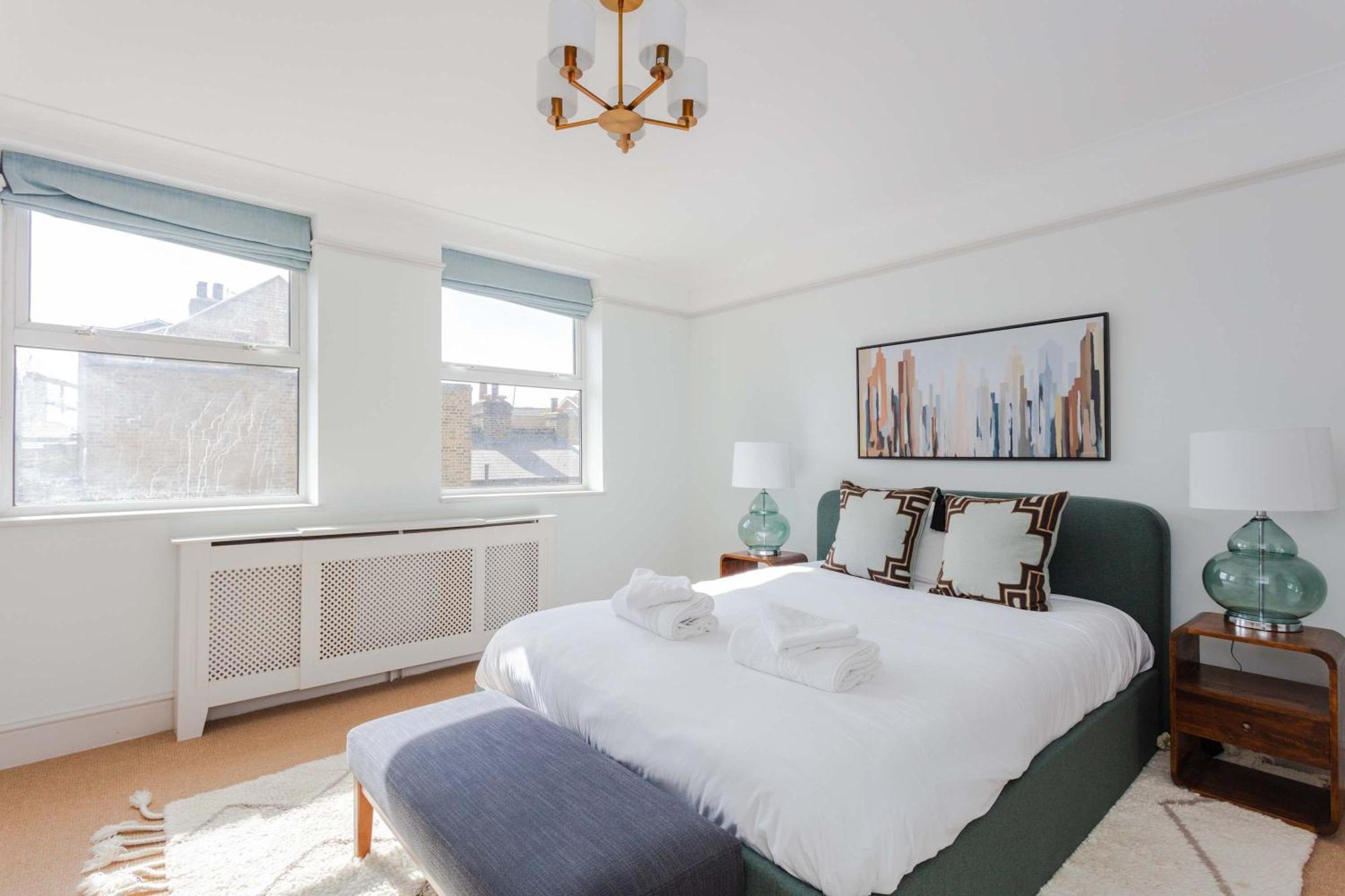 Newly Refurbished 4 Bedroom House In East Leilighet *
