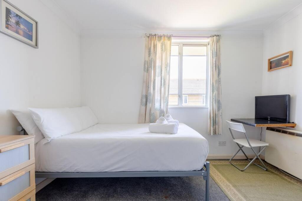 Leilighet Homely 1 Bedroom In Beckton With Parking London