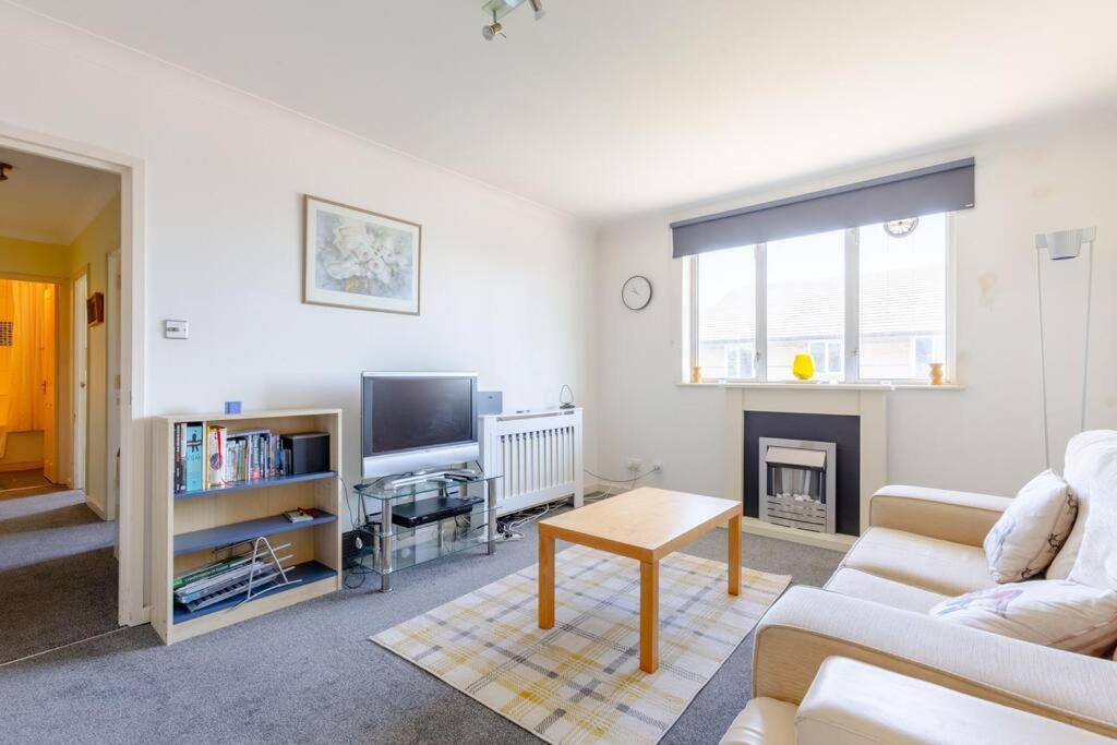 Homely 1 Bedroom In Beckton With Parking Leilighet *