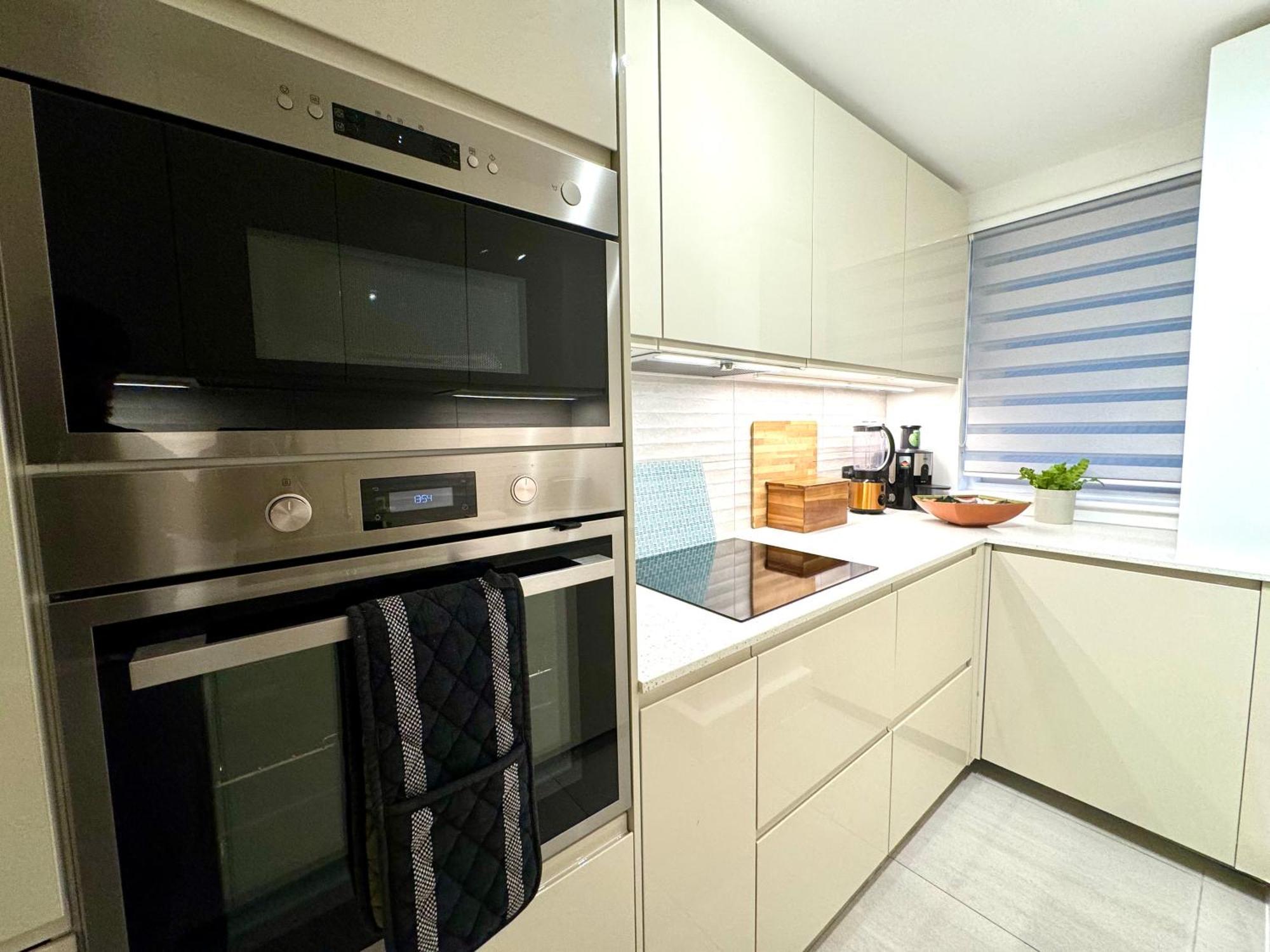2 Bedroom In South Kensington By Wild Lägenhet
