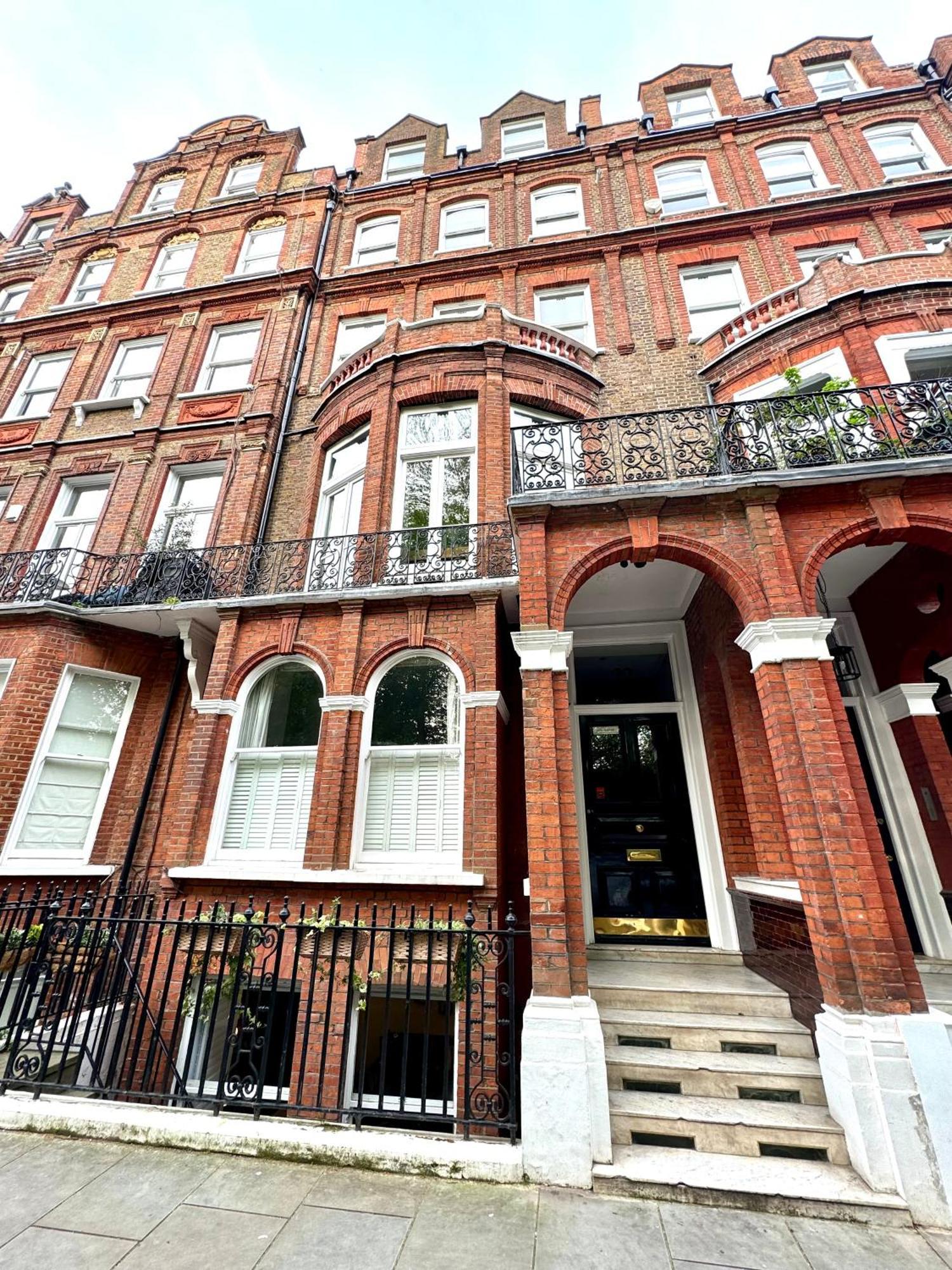 2 Bedroom In South Kensington By Wild Lägenhet