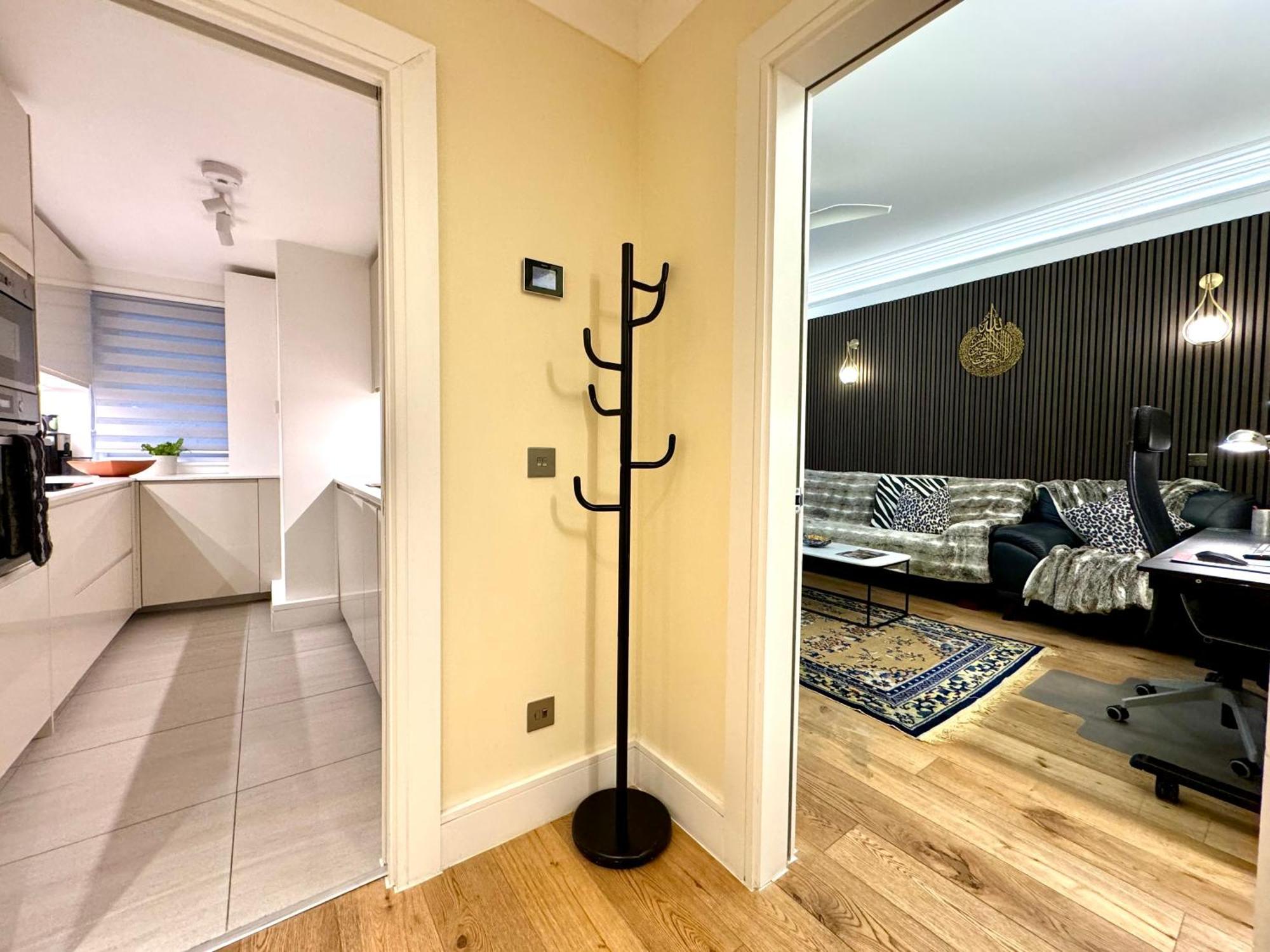 2 Bedroom In South Kensington By Wild Lägenhet London
