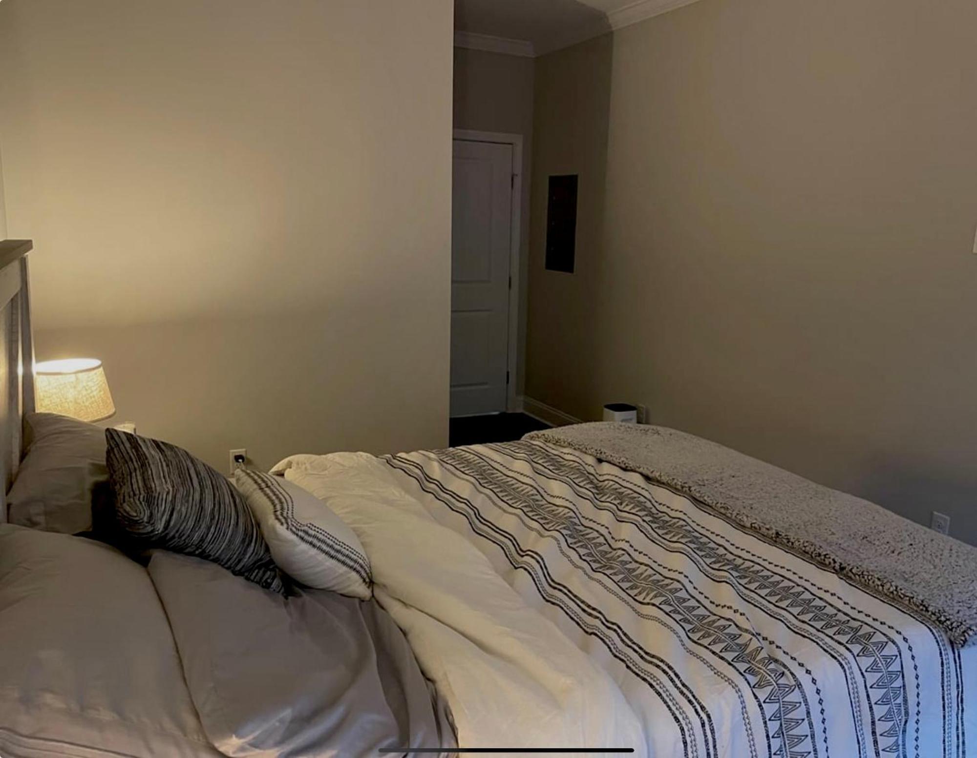 Double Bedroom With Shared Bathroom Stunning Location Appartamento *