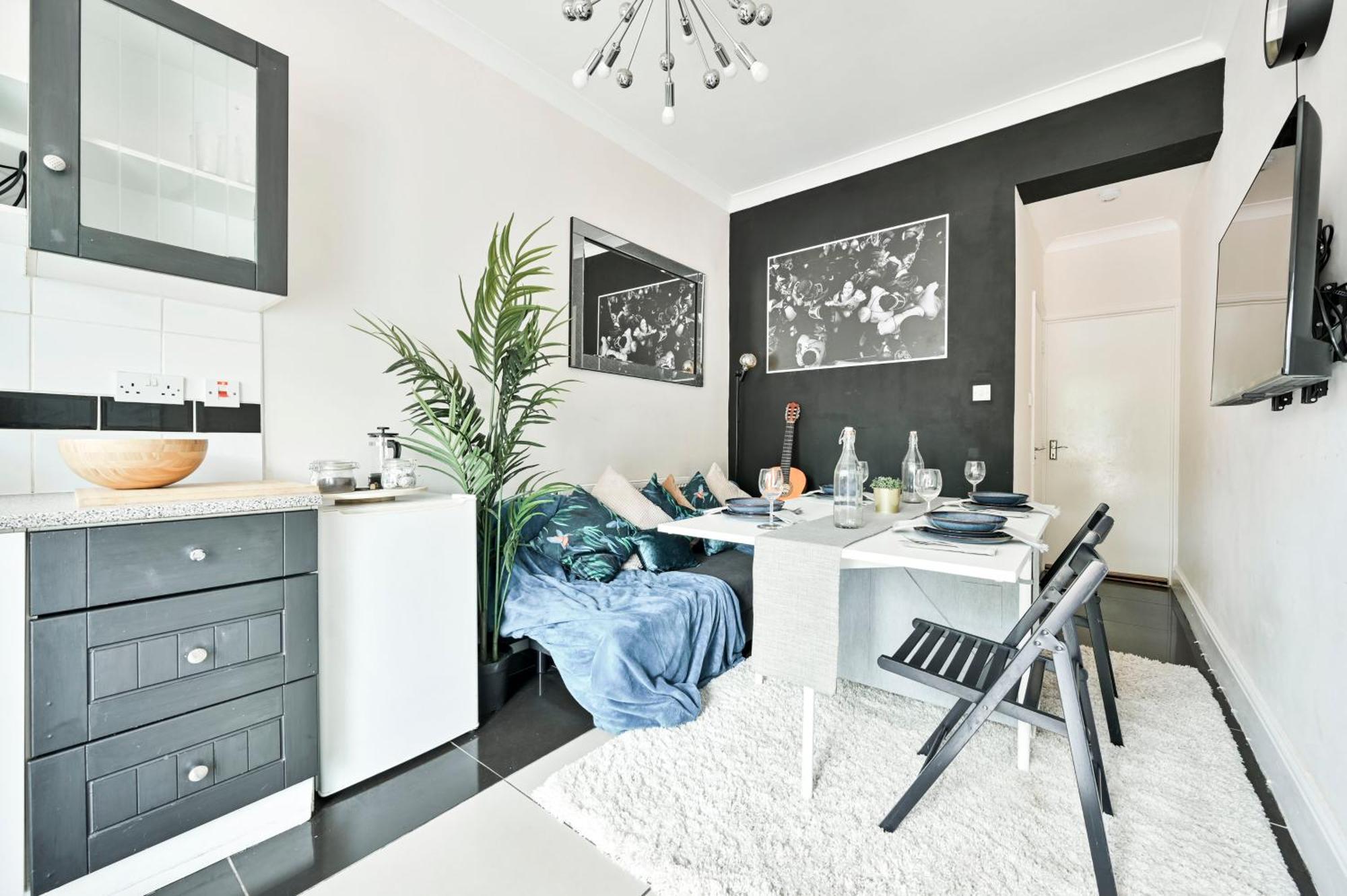 Lägenhet Steps From Stadium With Parking & Fantastic Transport Links! *