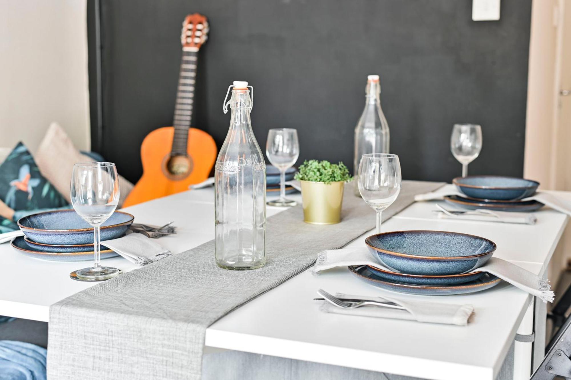 Steps From Stadium With Parking & Fantastic Transport Links! Lägenhet