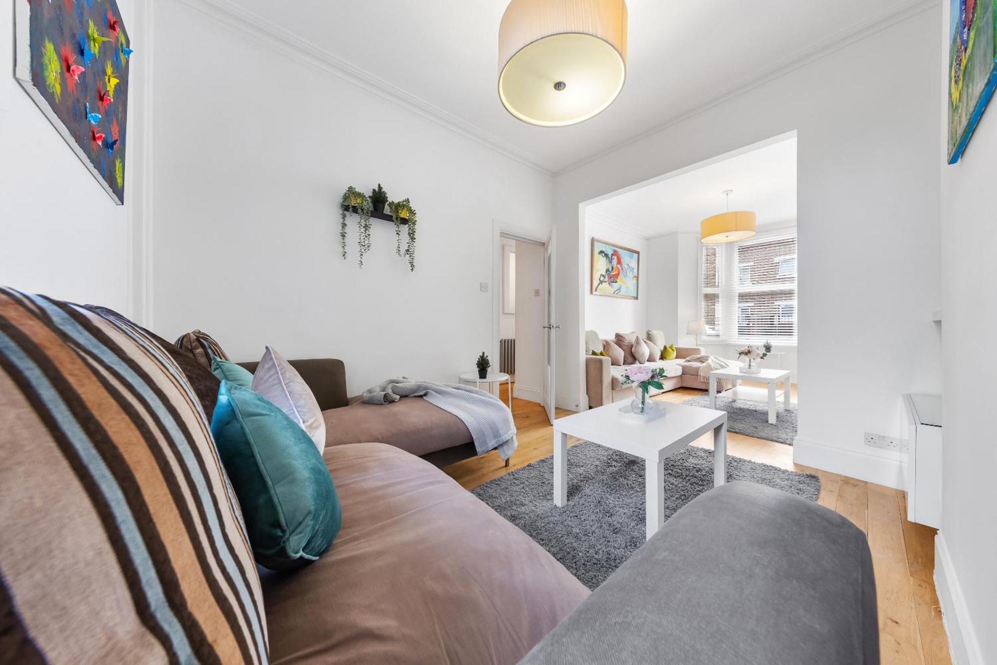 Lägenhet Luxury 4-bedroom Modern Flat In Steps From Station, Sleeps 9 In Style! London