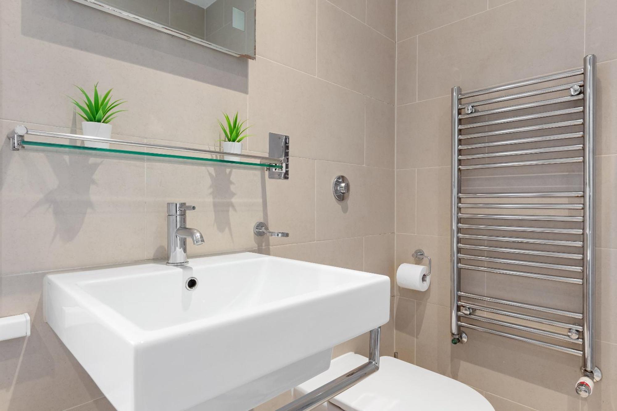 Luxury 4-bedroom Modern Flat In Steps From Station, Sleeps 9 In Style! Lägenhet *
