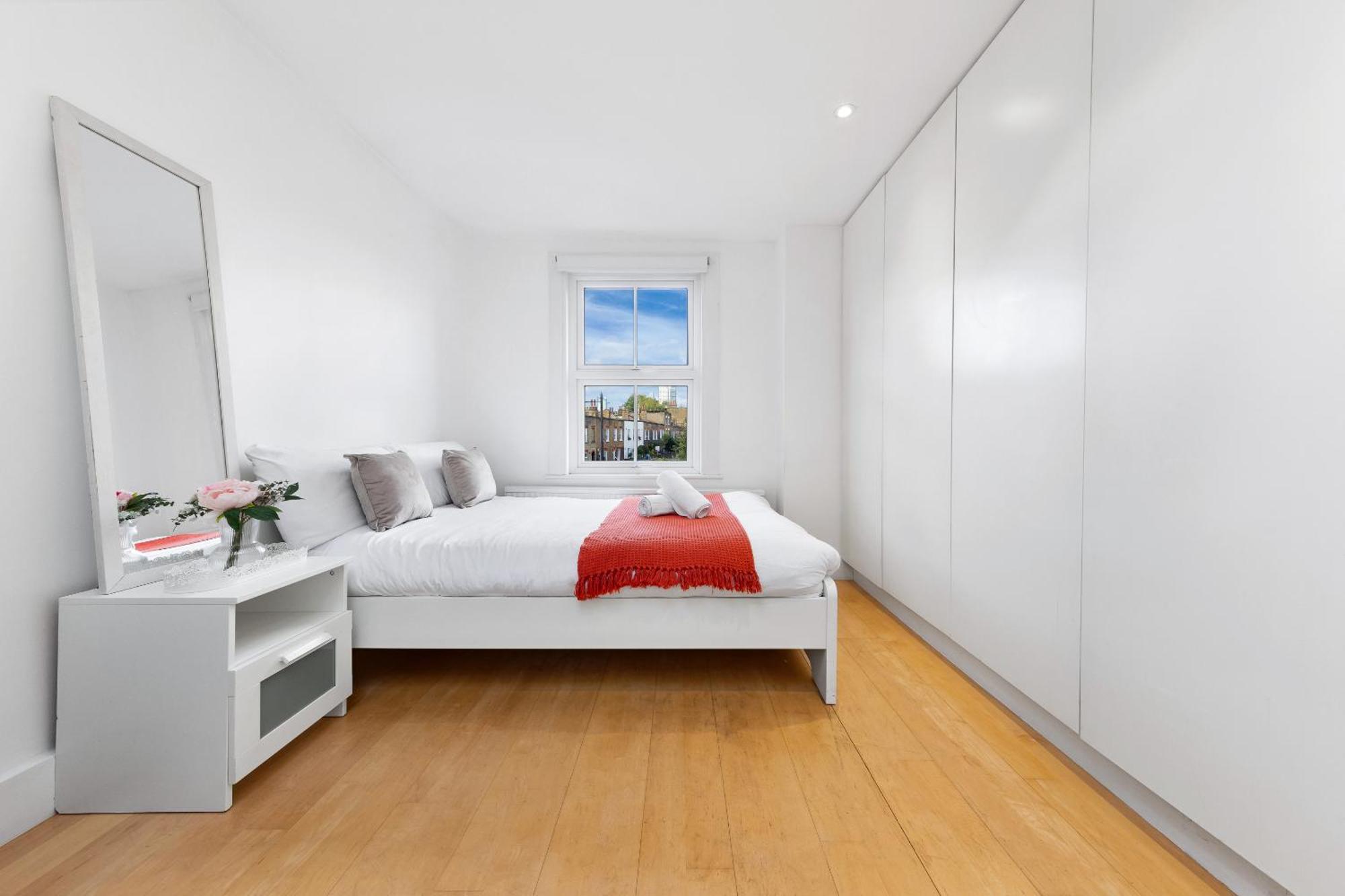 Lägenhet Luxury 4-bedroom Modern Flat In Steps From Station, Sleeps 9 In Style! London