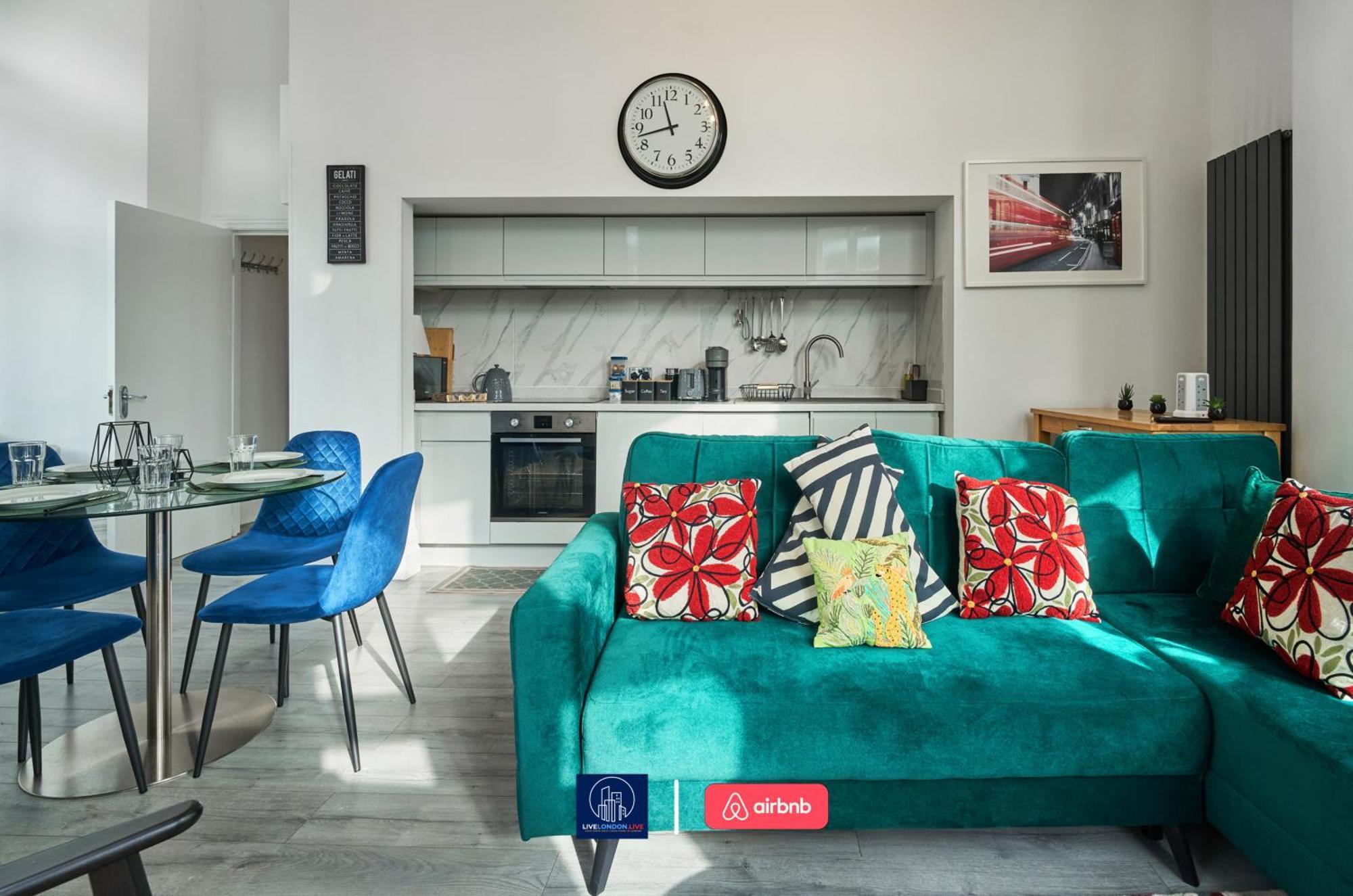 Last-minute Escape L Sleeps Up To 4 Guests L One-bedroom With King Bed And High Ceilings Near Camden By Live Short Lets & Serviced Apartment London
