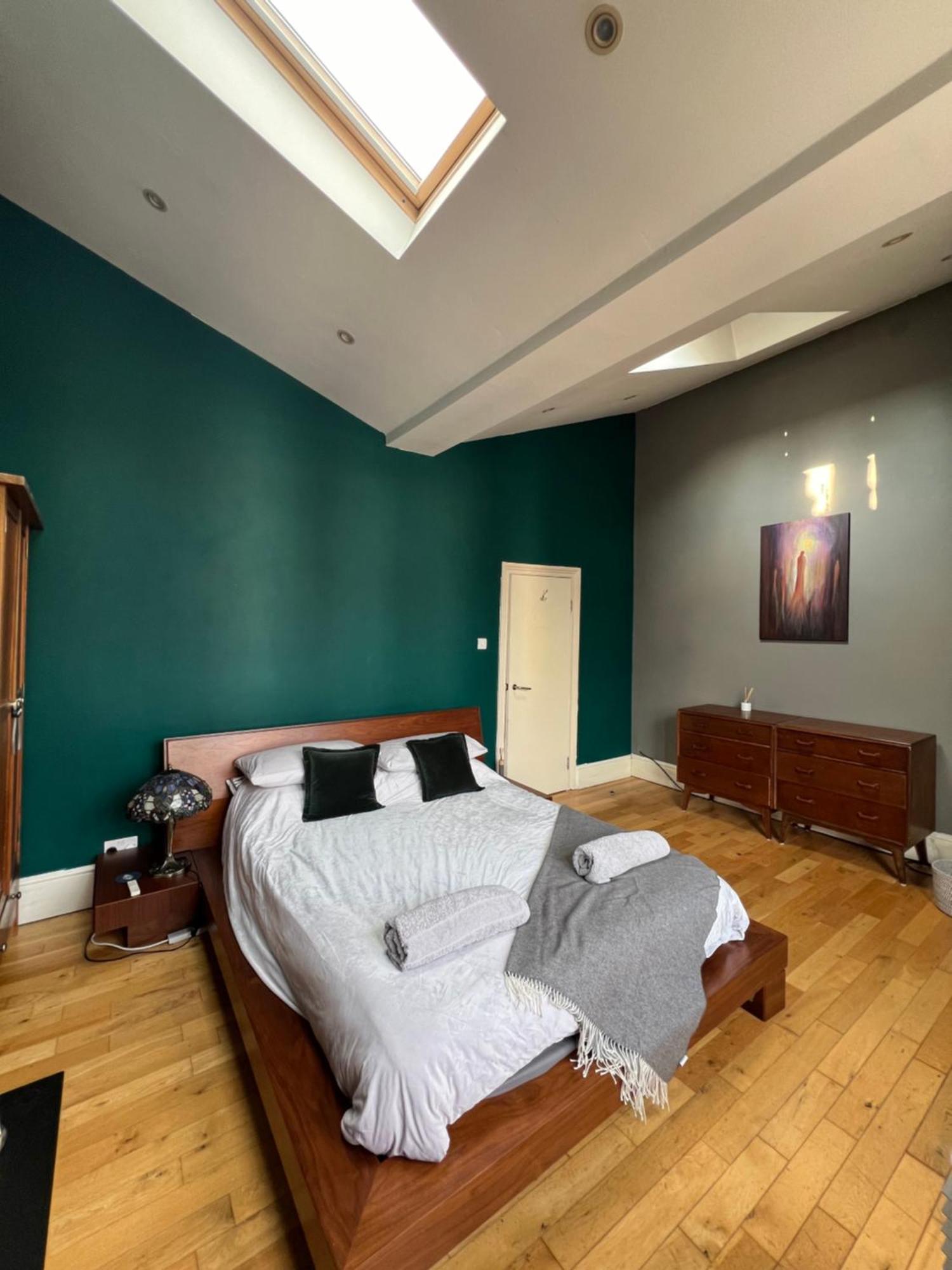 Apartment Luxury Maisonette In Location *
