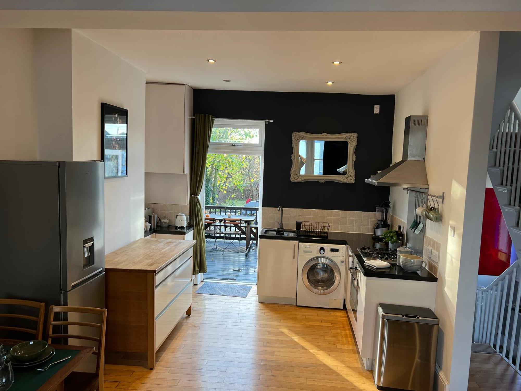 Luxury Maisonette In Location Apartment