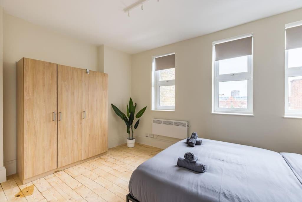 4 Bed Penthouse In Shoreditch Apartment *