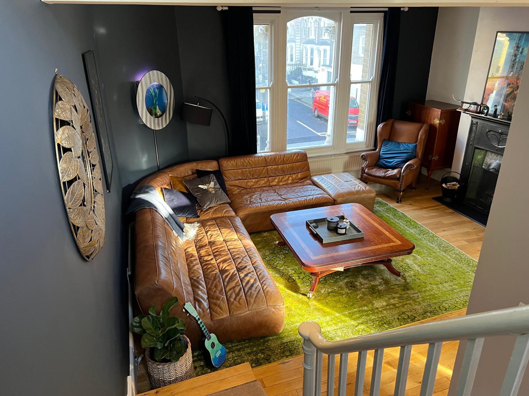Luxury Maisonette In Location Apartment