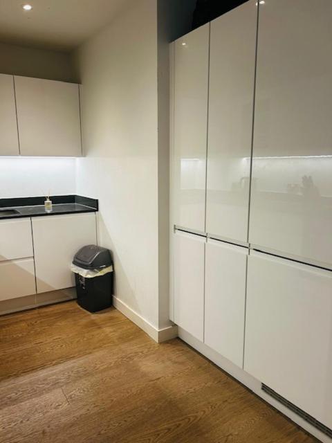 Lejlighed Luxury High Rise 2-bed With Lovely View In Canary Wharf