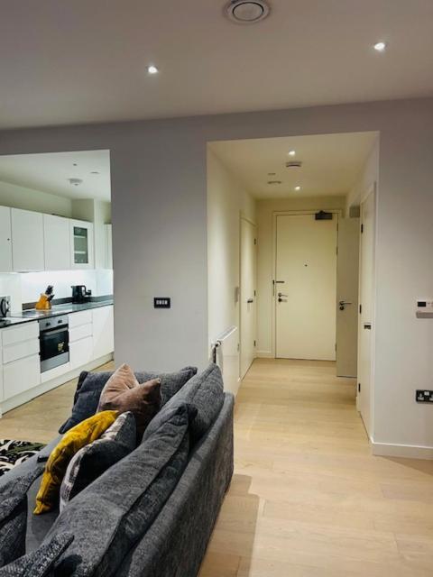 Lejlighed Luxury High Rise 2-bed With Lovely View In Canary Wharf
