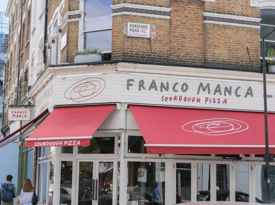 Stylish 2 Bed Split Level Flat Appartement Londen
