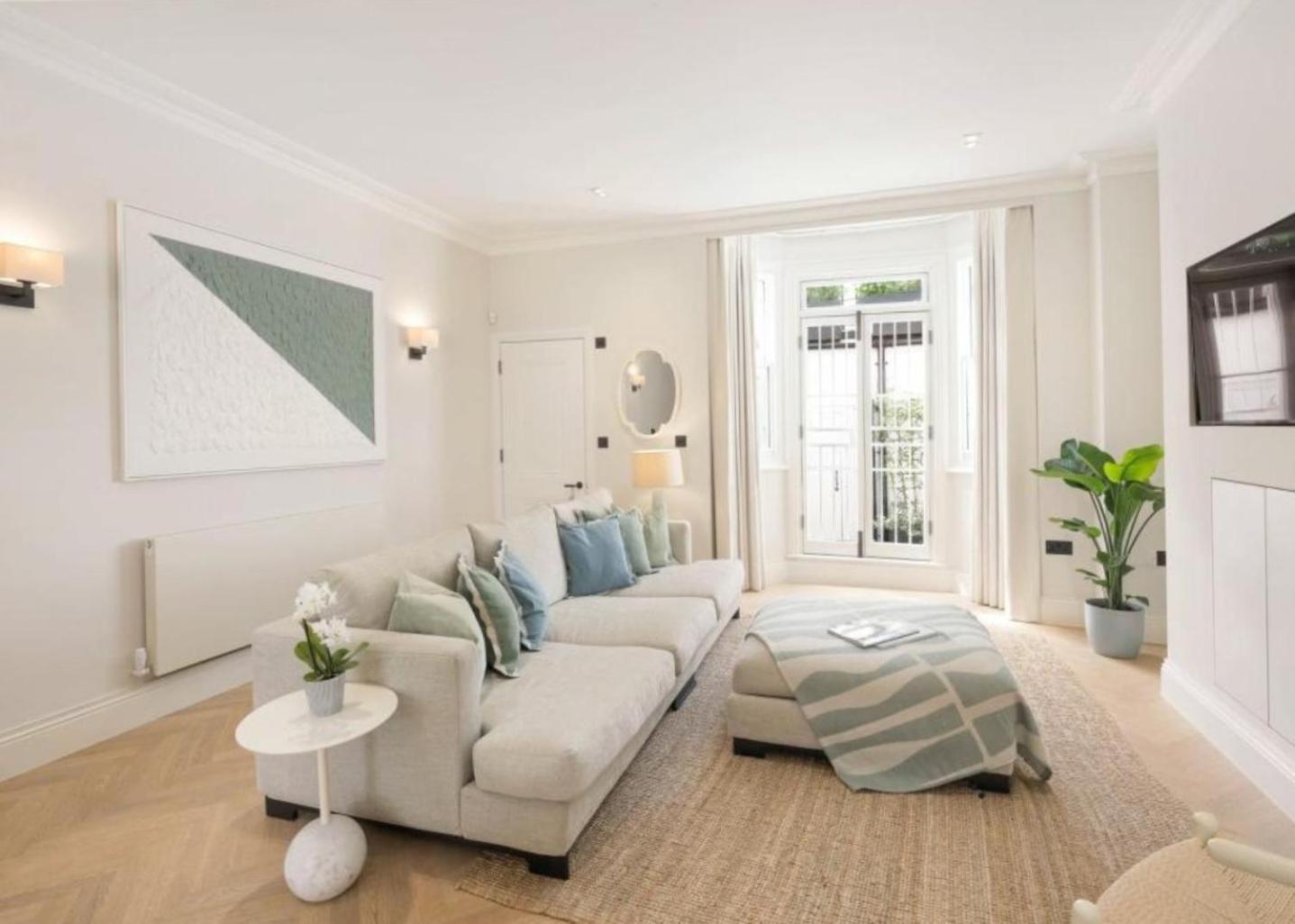 Luxury Shawfield In London