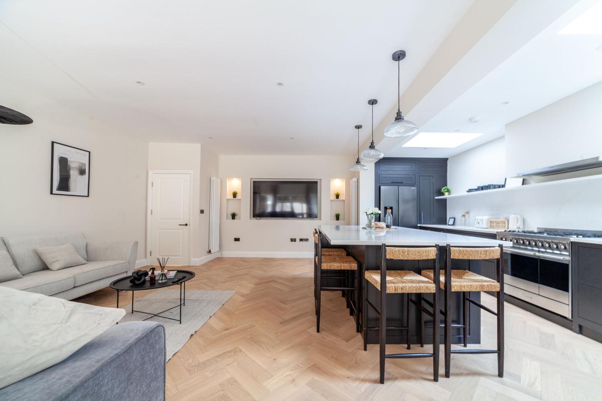 Gasthuis Stunning Available In Luxury House