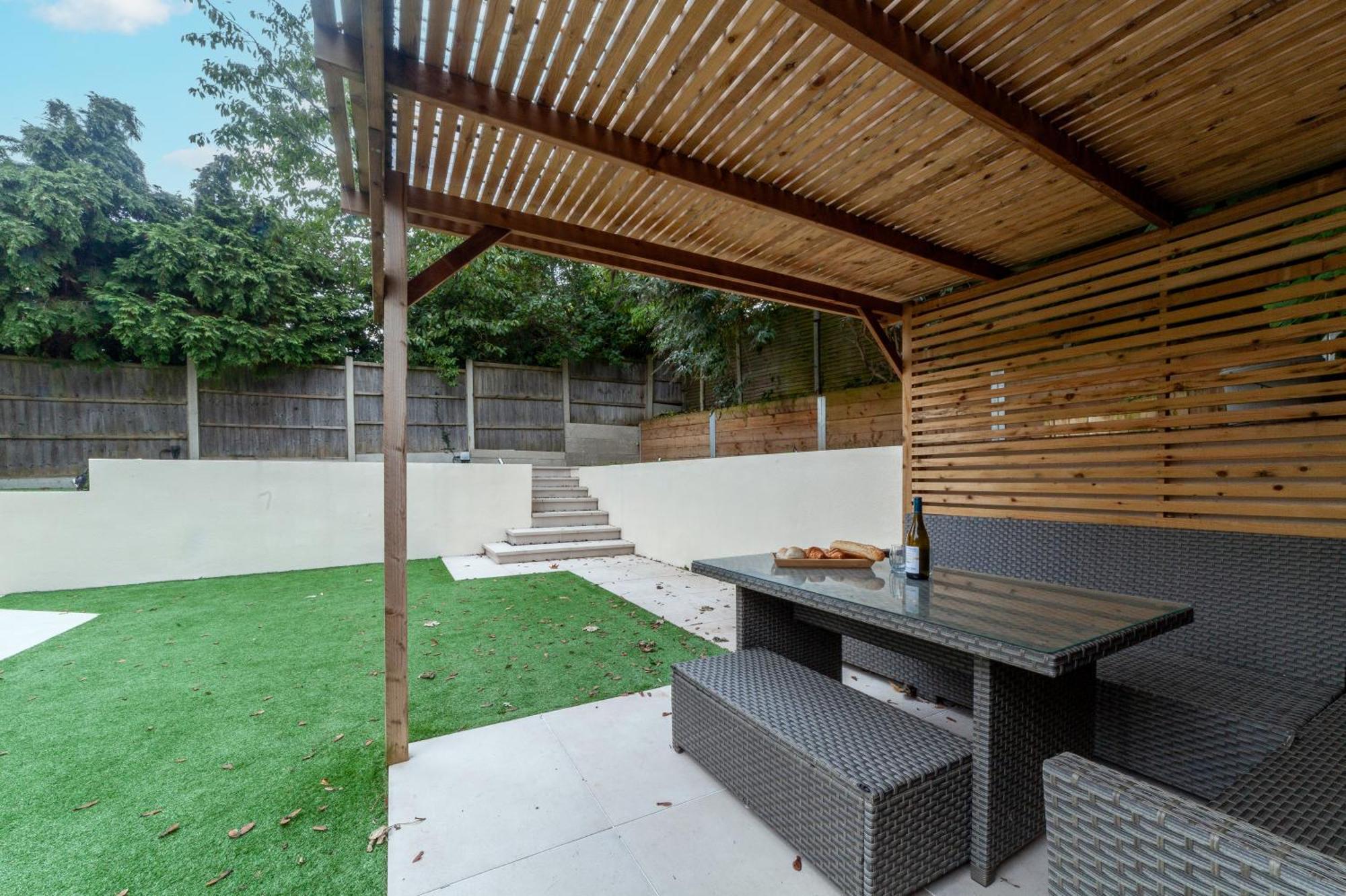 Stunning Available In Luxury House Guest house *