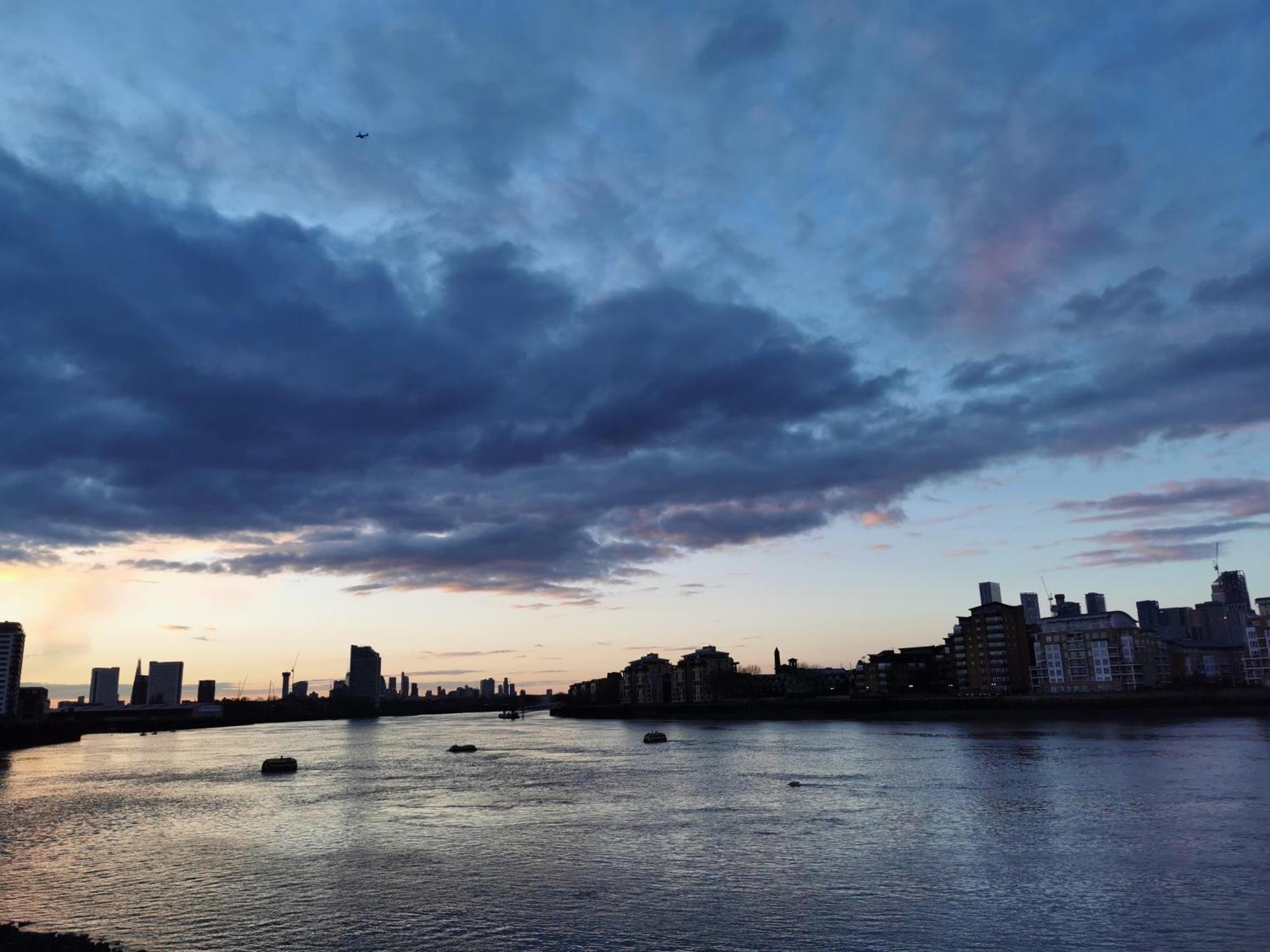 Rum i privatbostad In Flat With Stunning Thames River View London