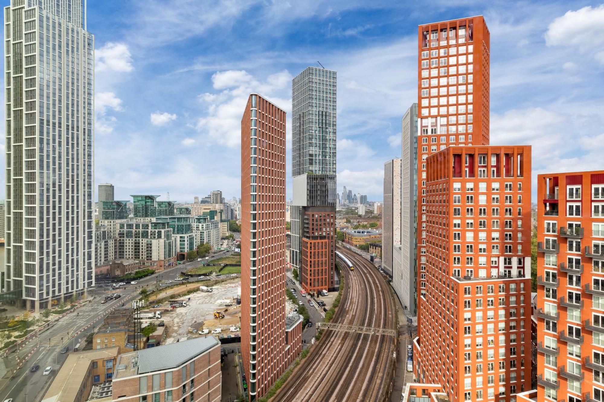18th Floor Luxury 2 Bedroom, 2 Bathroom Sky View With Rooftop Access & Gym! Unbeatable Experience & Extreme Value! Lägenhet London