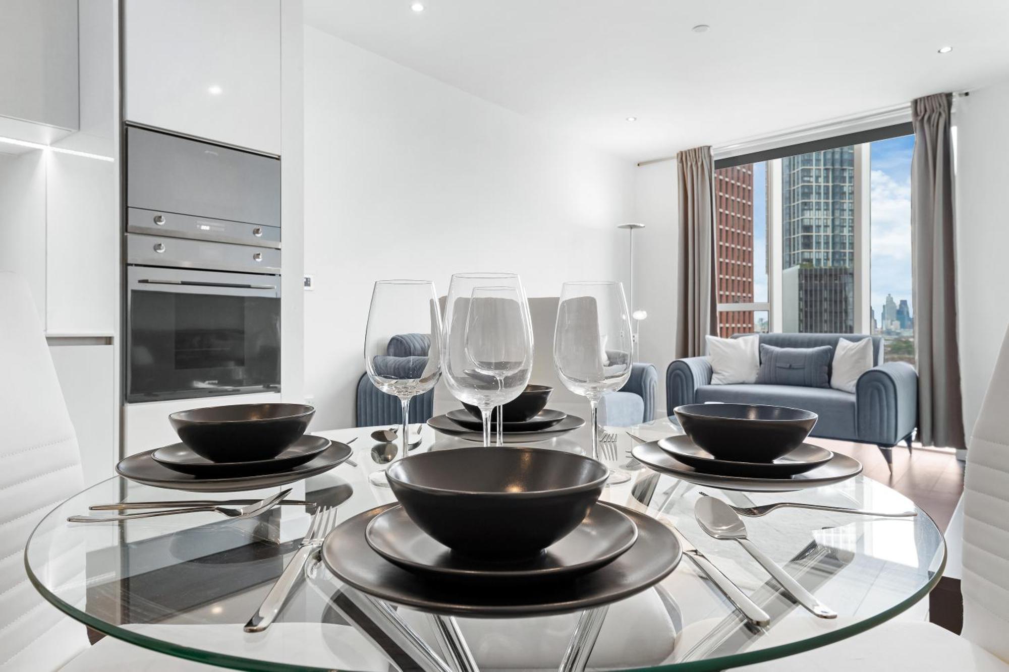 18th Floor Luxury 2 Bedroom, 2 Bathroom Sky View With Rooftop Access & Gym! Unbeatable Experience & Extreme Value! Apartment *