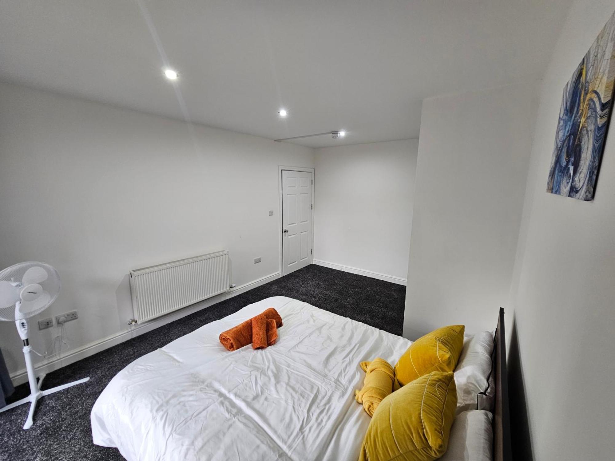 2br Near Canning Town Stn Balcony Location