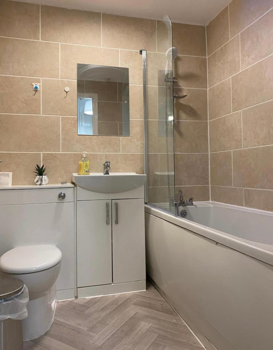 Modern Entire In Kings Cross St Pancras * Londen