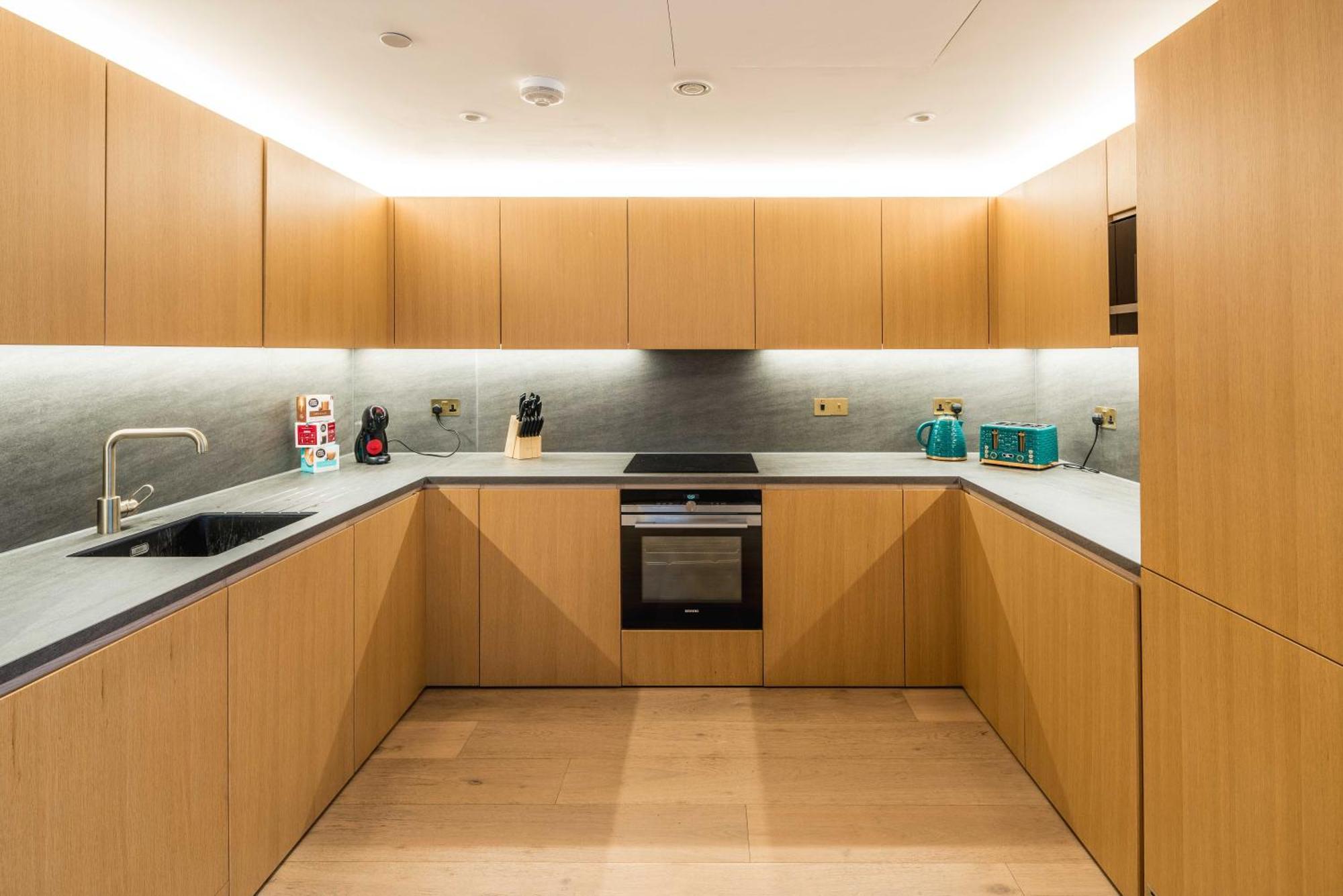 Kings Cross-luxury-sunset City View-gym-office Place-elevator Aparthotel London