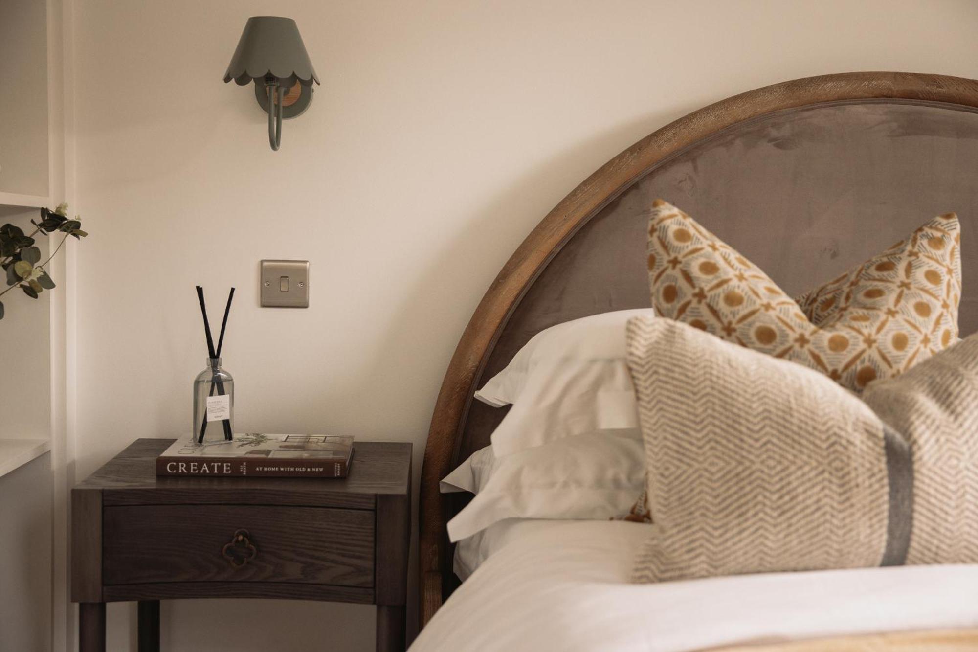 The Elegant Fulham Maisonette With Terrace Holiday home *