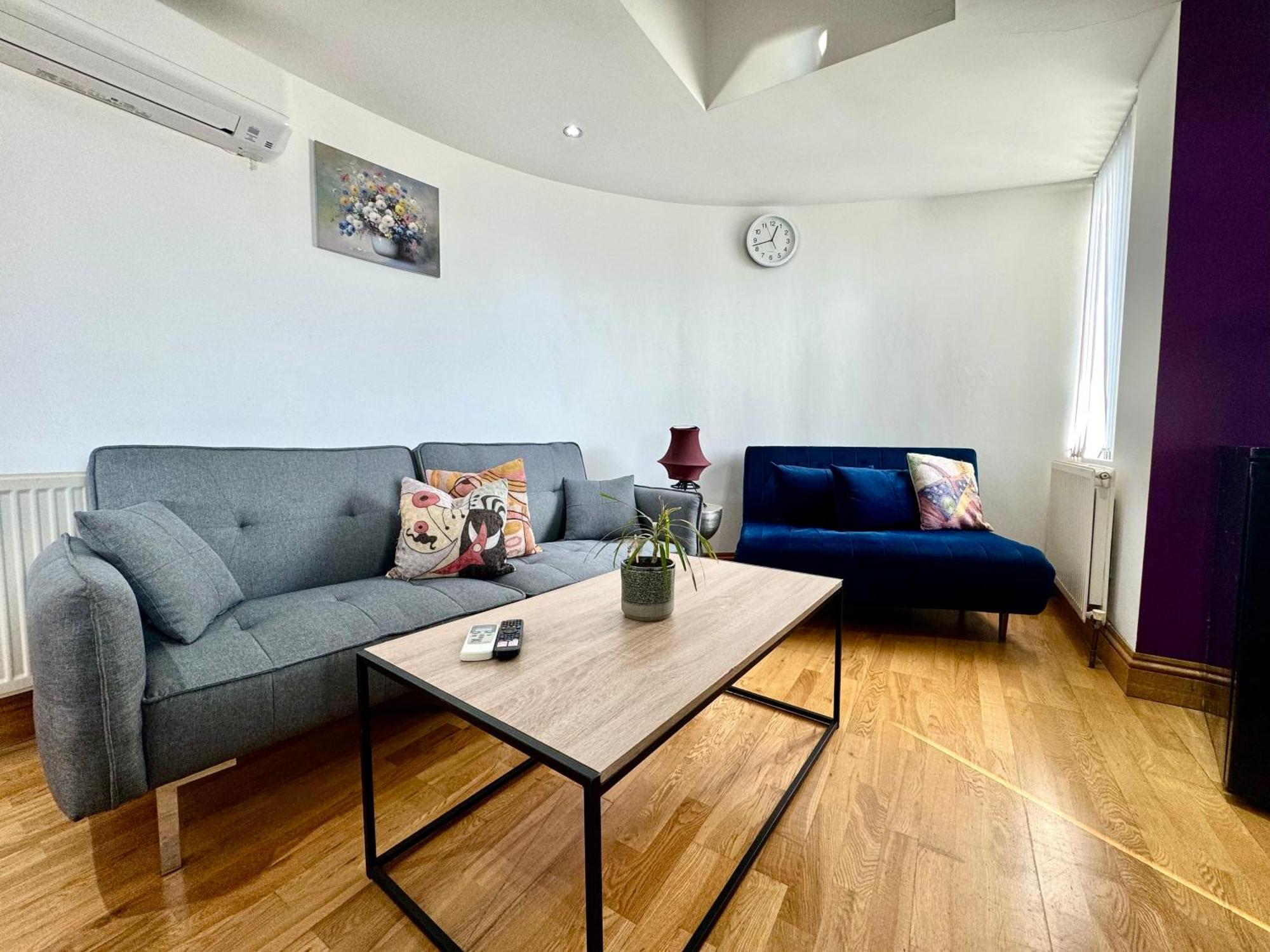 Chic 1 Bedroom By Wild Apartment London