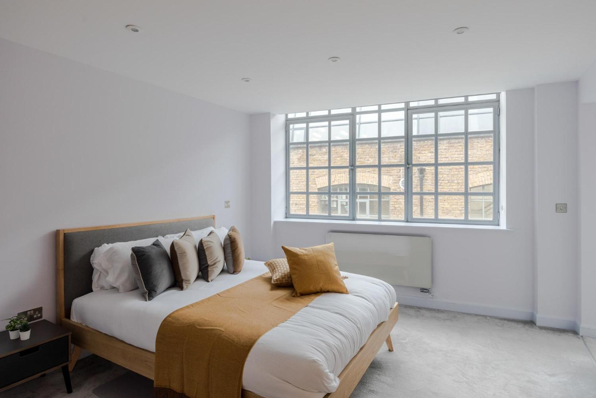 Appartement Law & Order - Farringdon - By Frankie Says