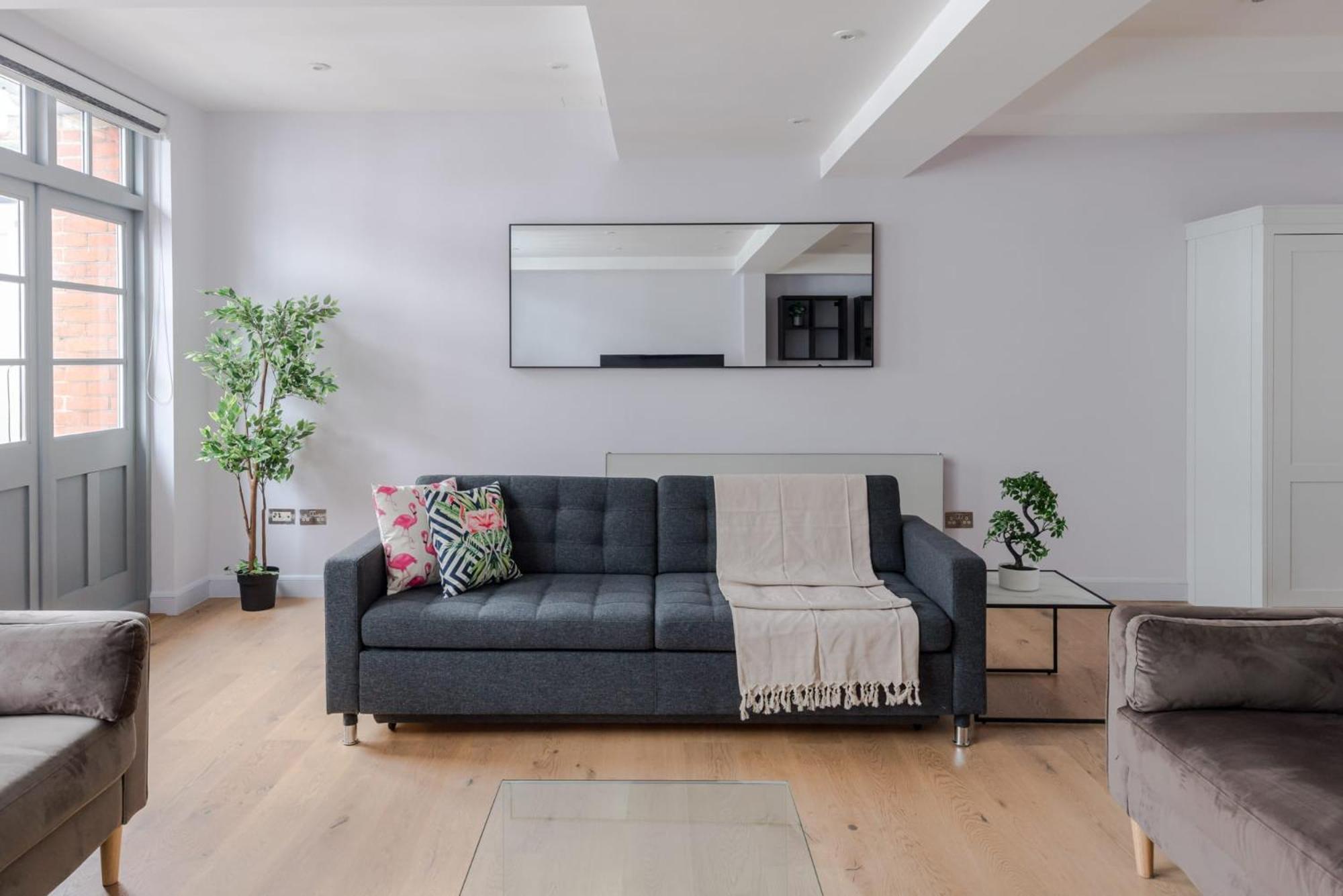 Appartement Law & Order - Farringdon - By Frankie Says Londen