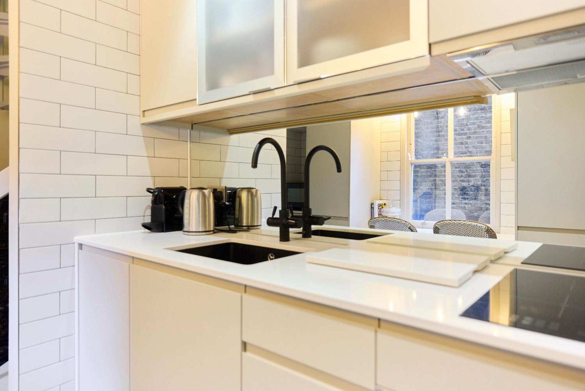 Appartement The Kensington Designer's Retreat - Modern 1bdr Flat Londen