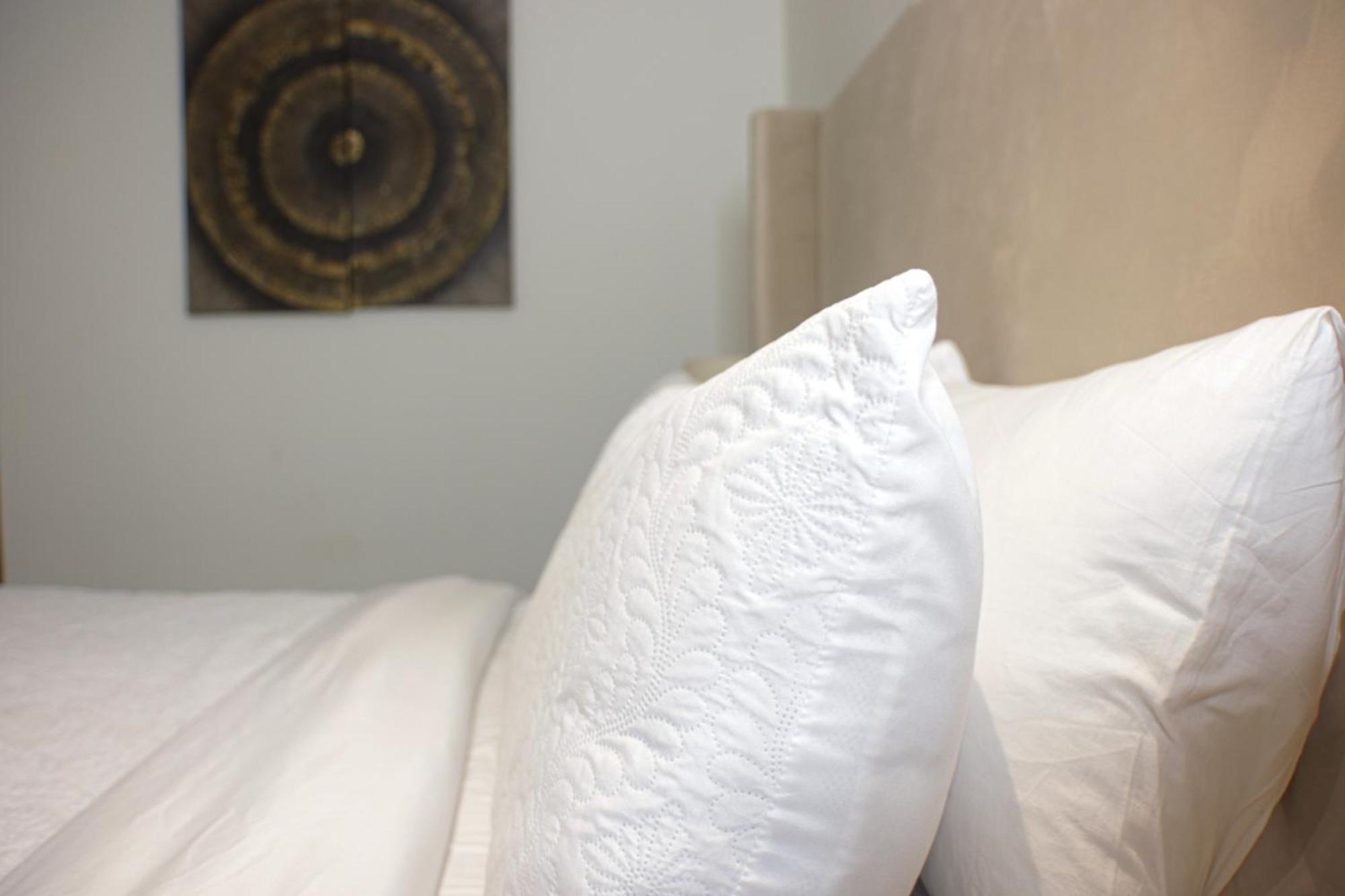 Striking In The Heart Of Chelsea Apartment *