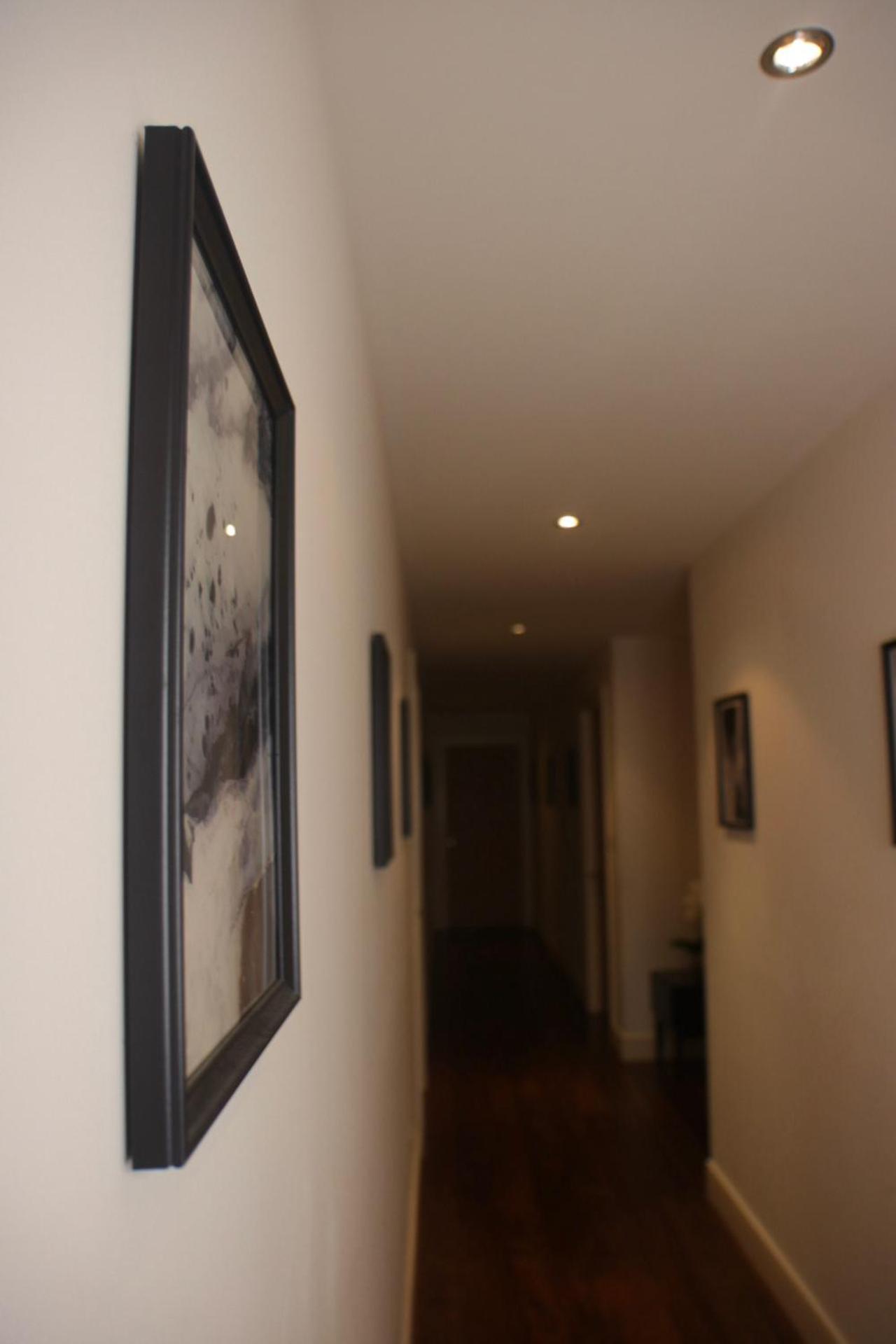 Striking In The Heart Of Chelsea Apartment *
