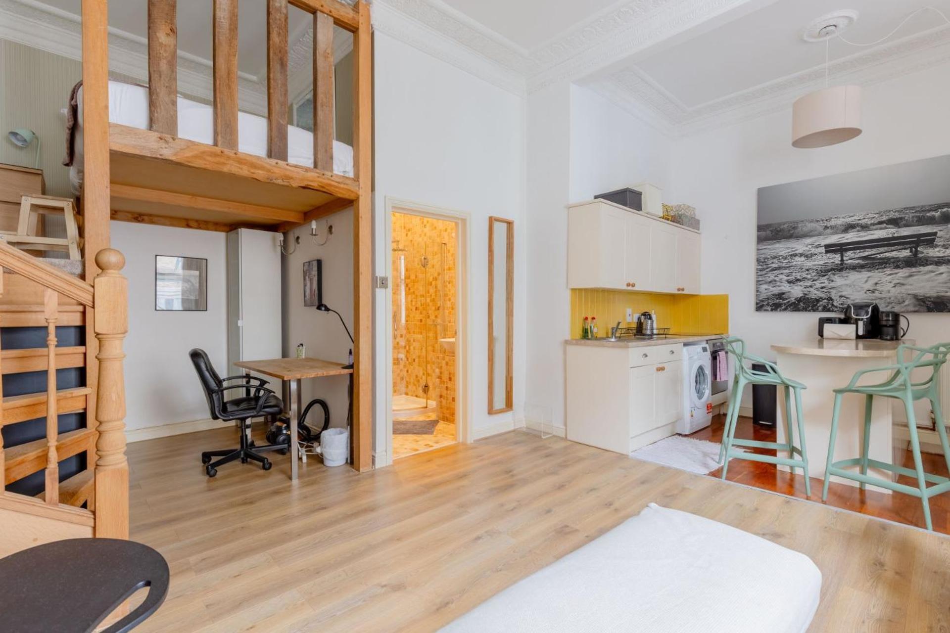 Charming Mezzanine Heart Of Paddington *