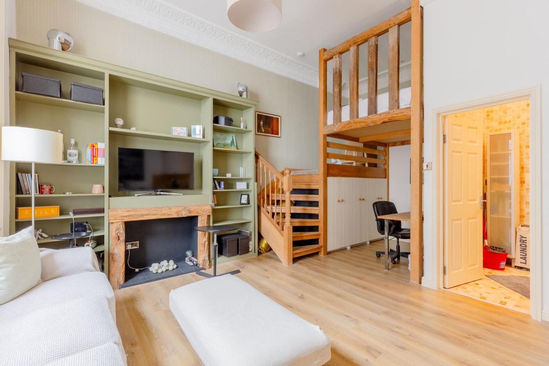 Charming Mezzanine Heart Of Paddington London