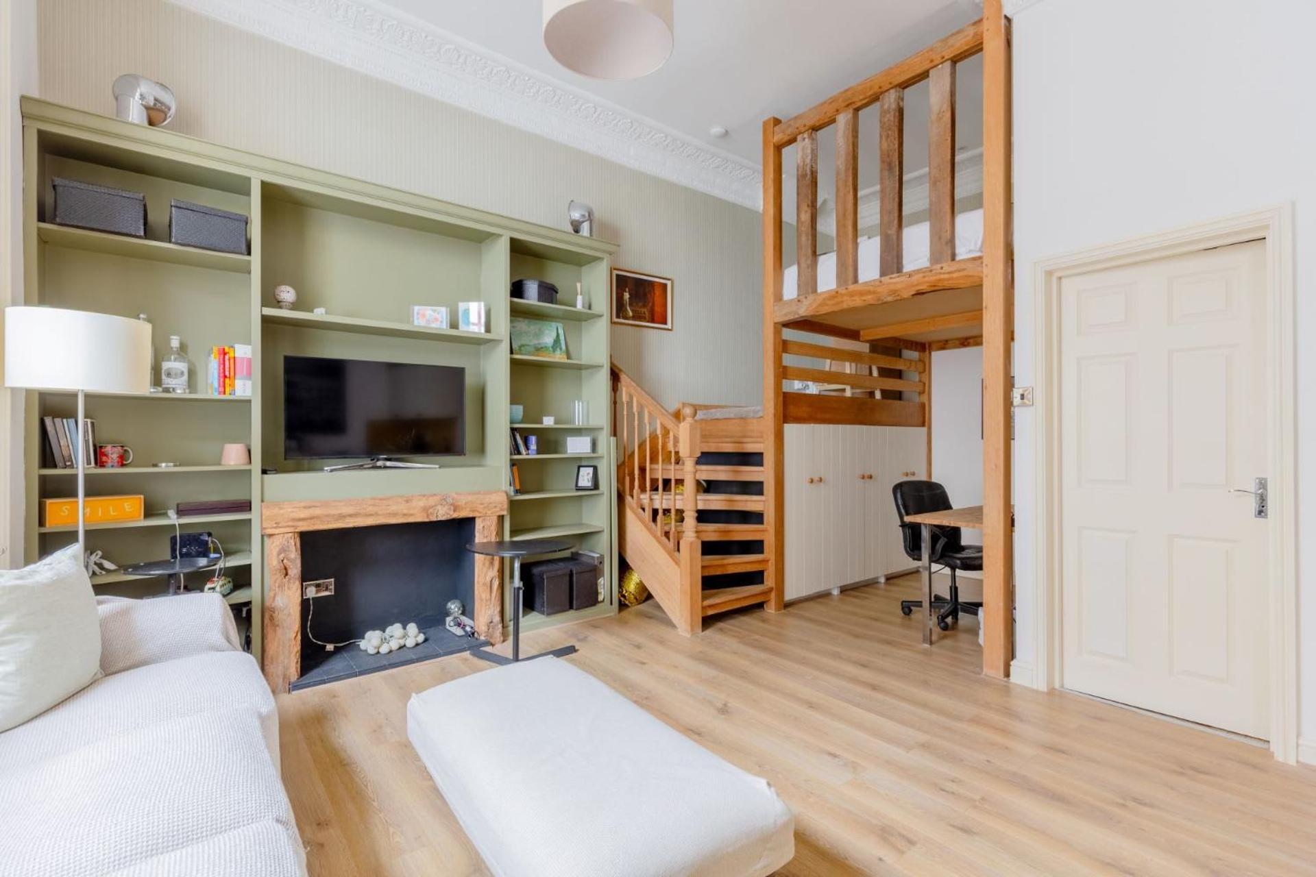 Charming Mezzanine Heart Of Paddington Apartment