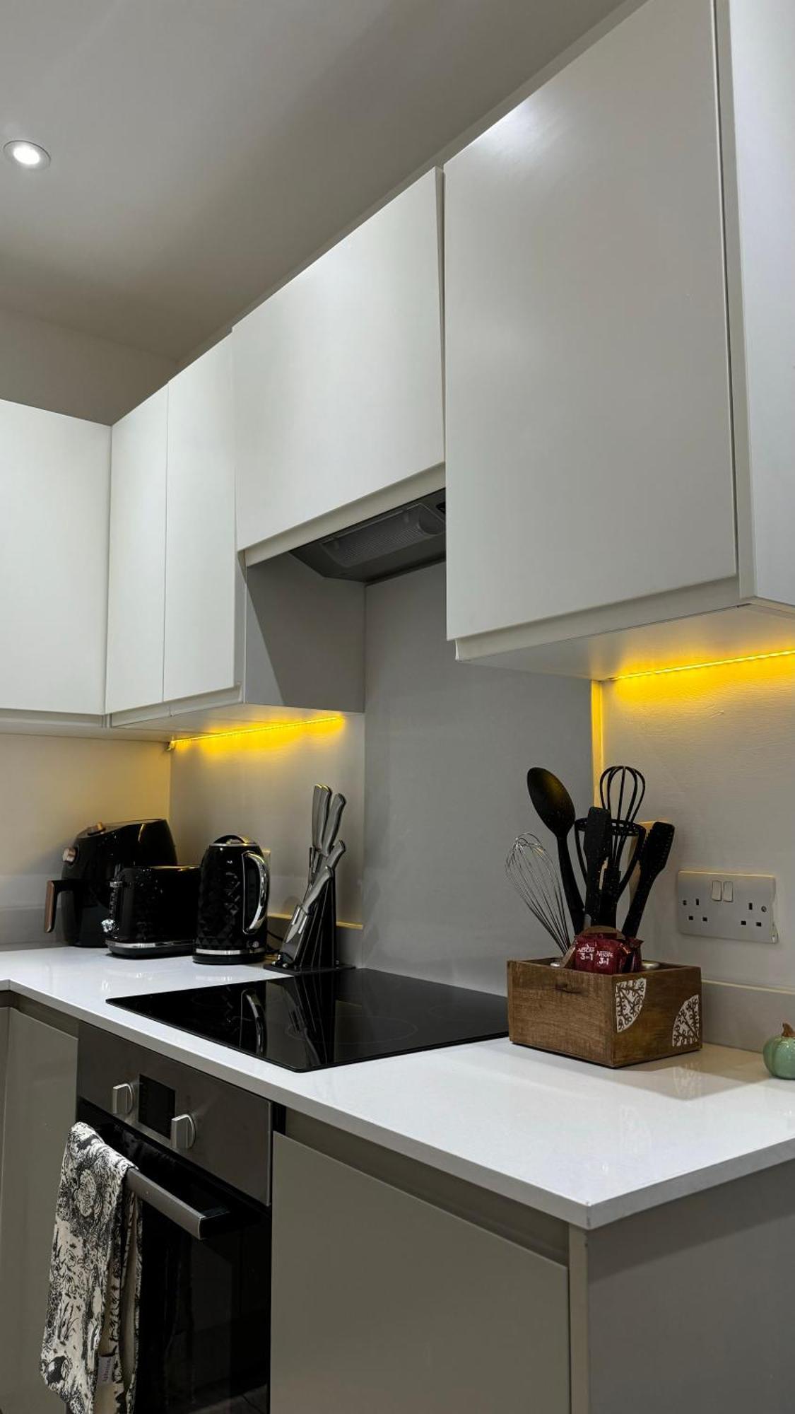 Apartment Modern Near *