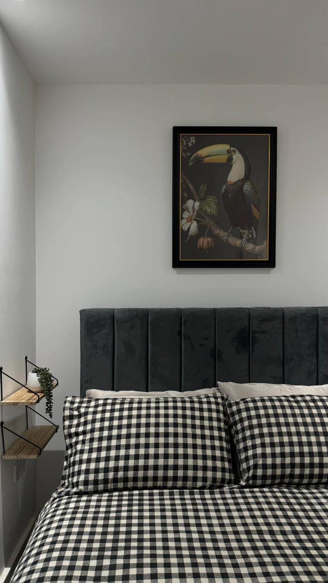 Modern Near * London
