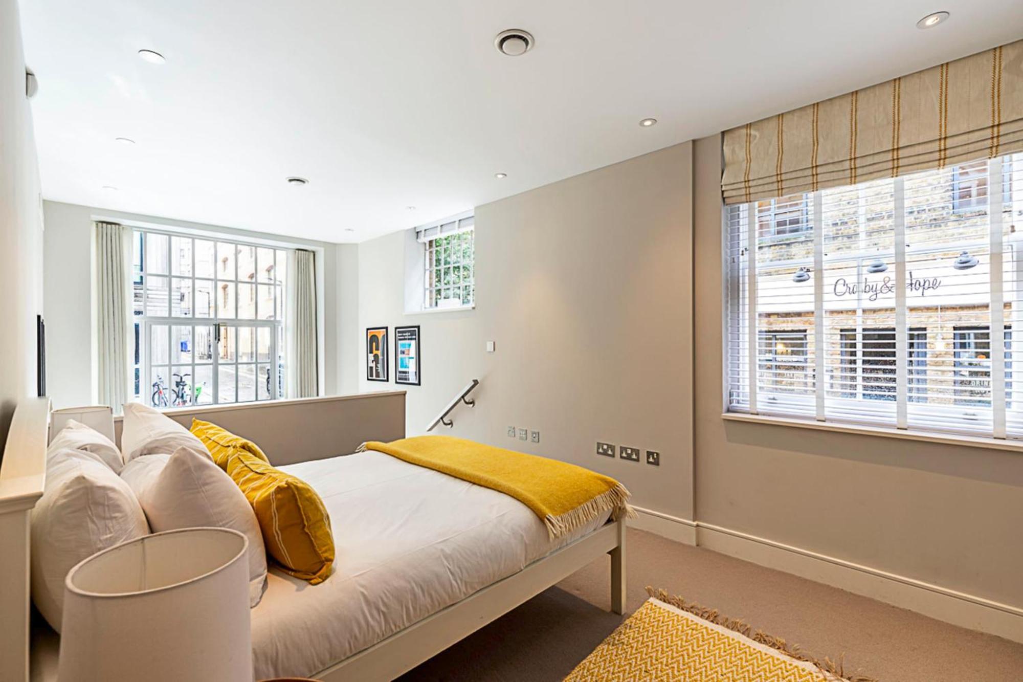 Holiday home Pepys House A Modern Touch Of History *