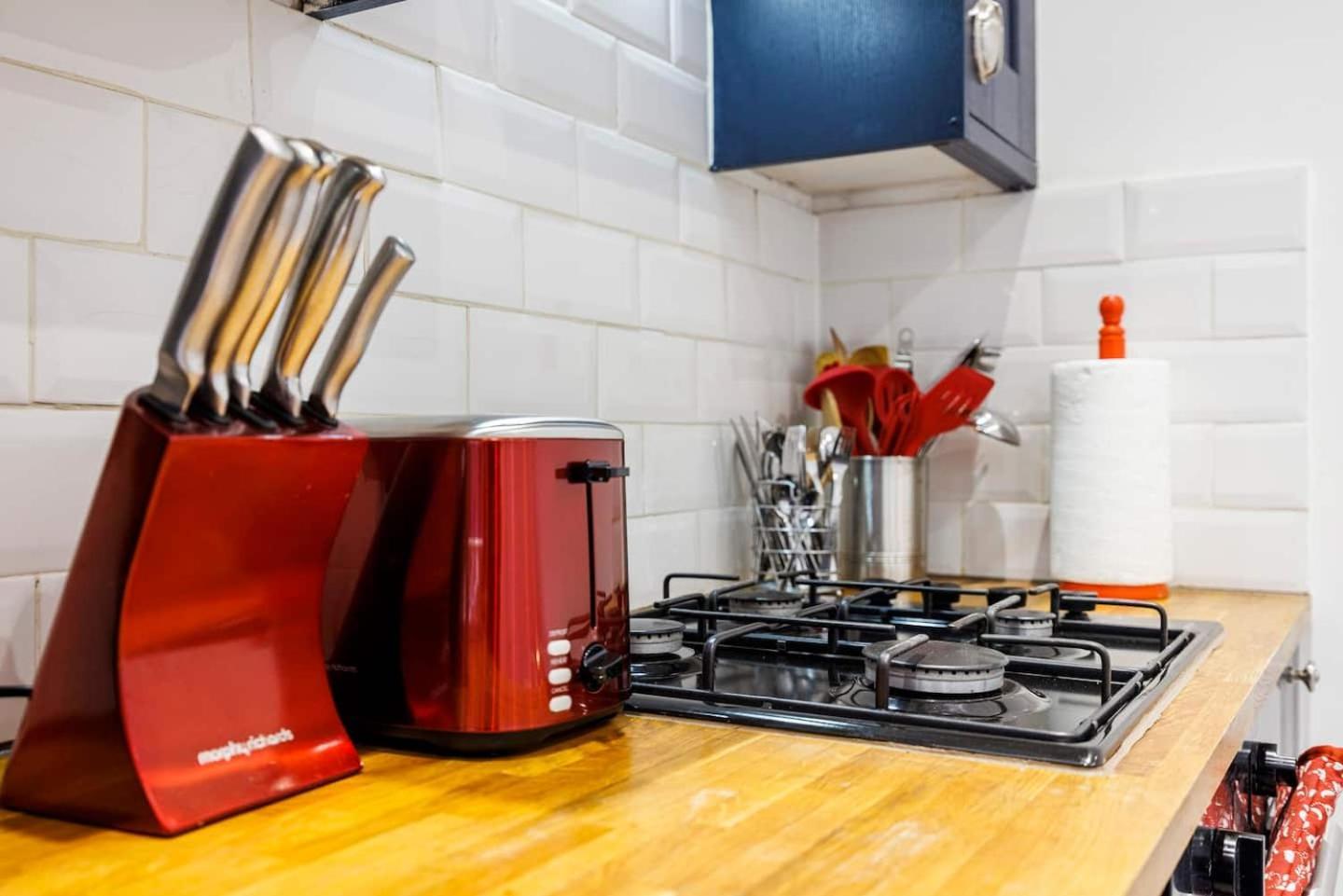 12 Bed Charming And Bright Flat Lägenhet London