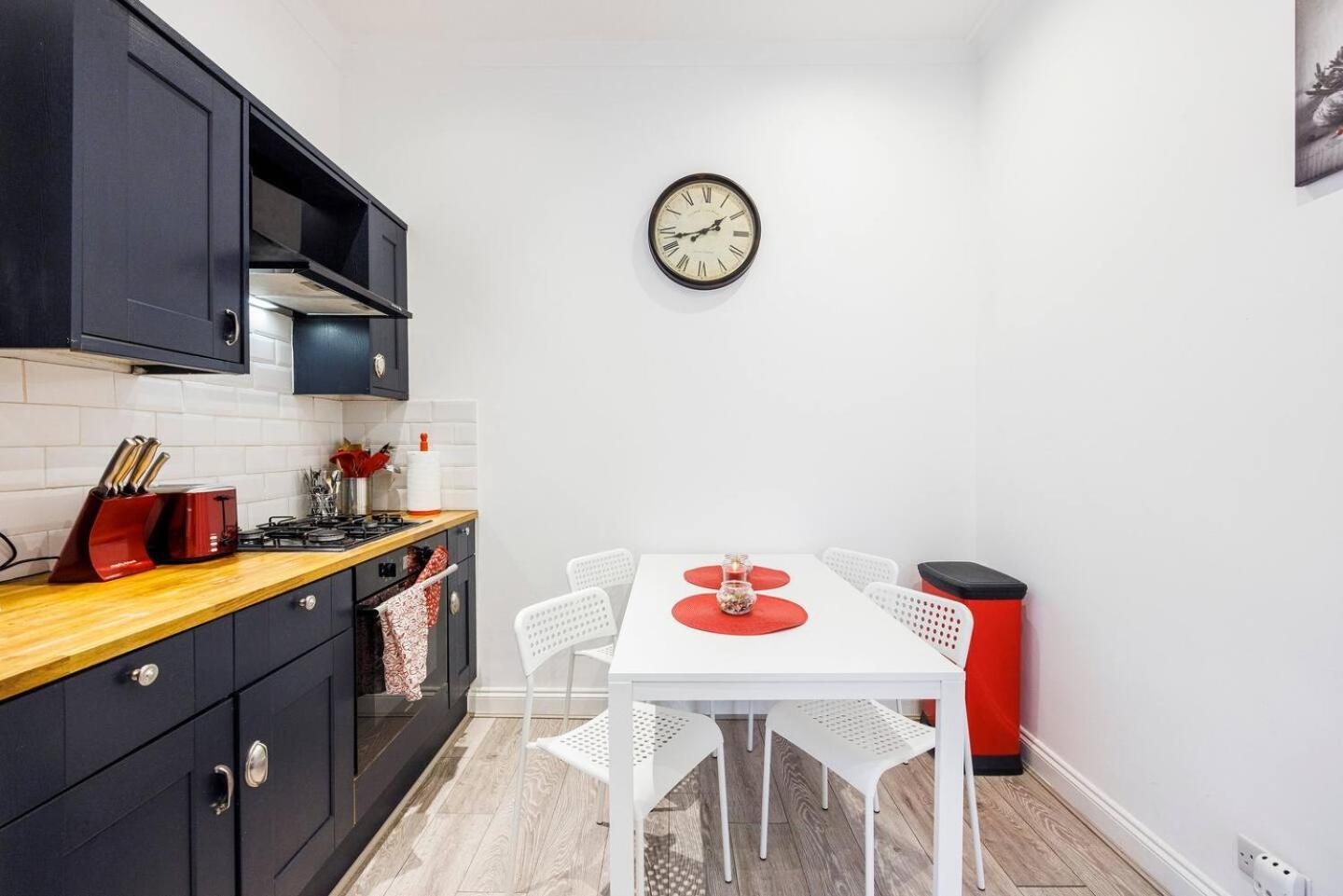 Lägenhet 12 Bed Charming And Bright Flat