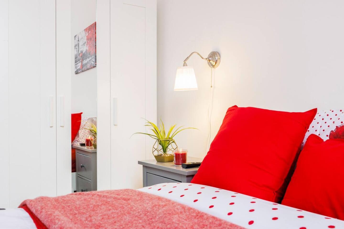 Lägenhet 12 Bed Charming And Bright Flat *