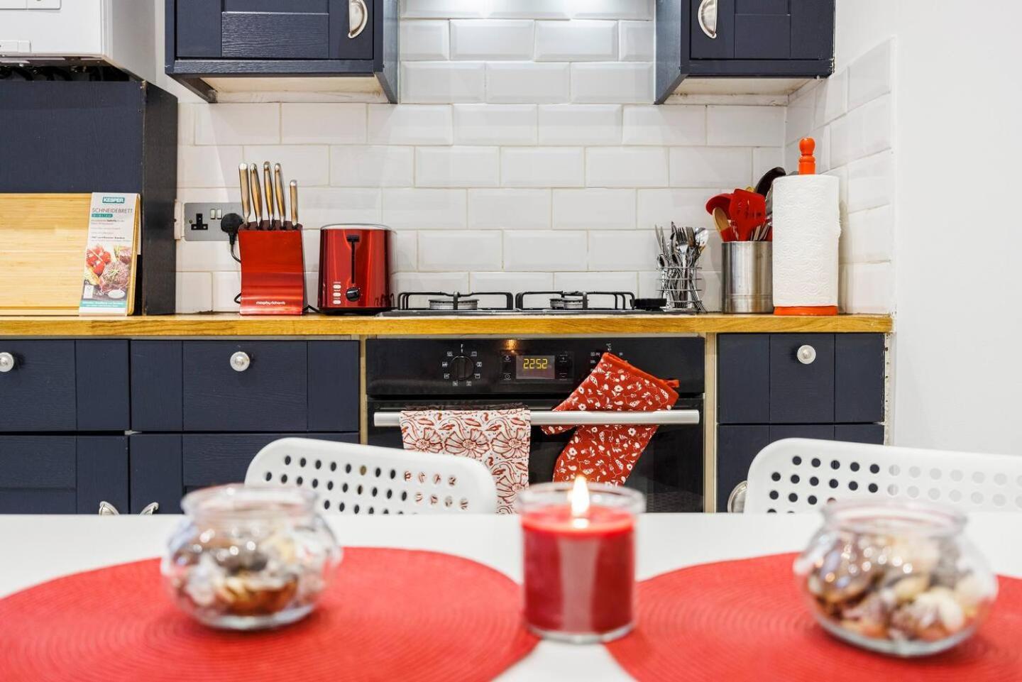 12 Bed Charming And Bright Flat Lägenhet